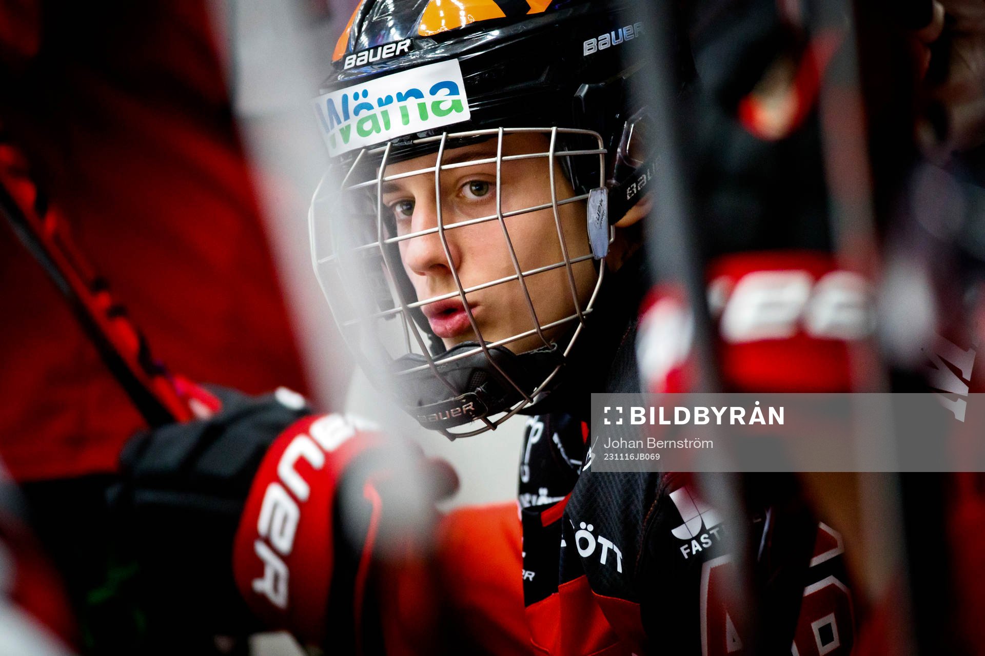 Örebros Luka Radivojevic på bänken
