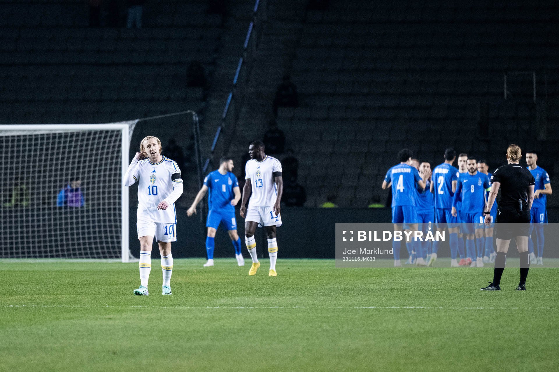Emil Forsberg of Sweden looks dejected