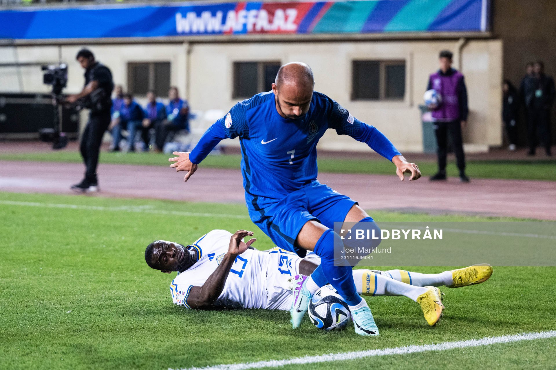 Ken Sema of Sweden and Joshgun Diniyev of Azerbaijan