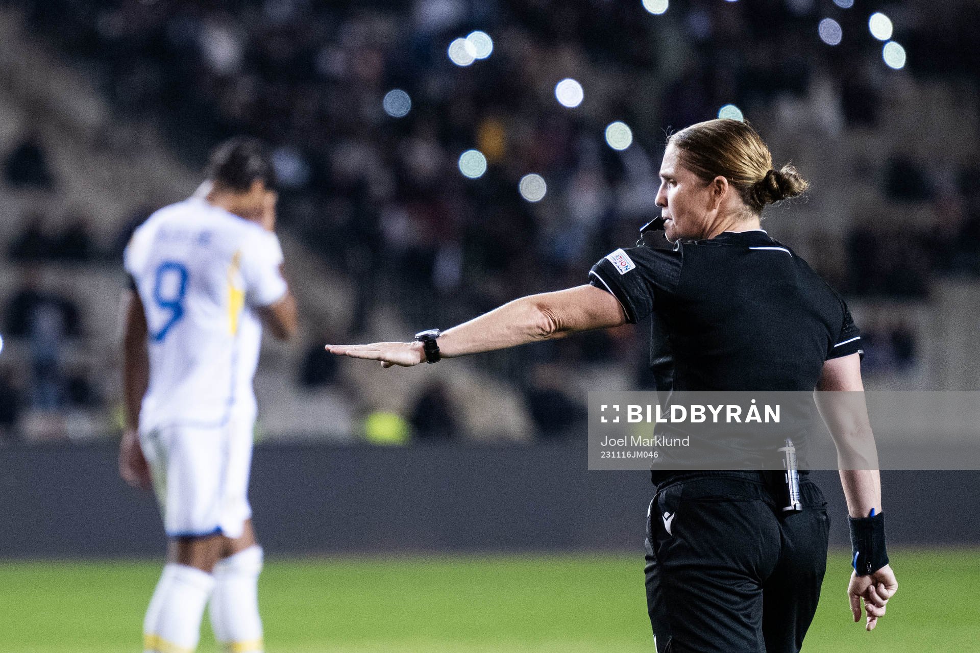 Referee Esther Staubli