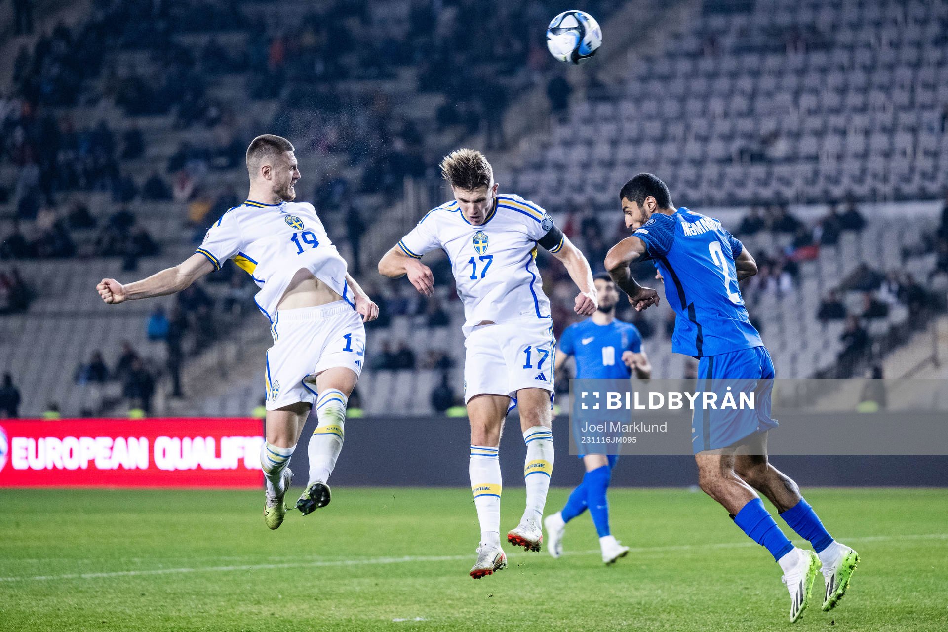 Mattias Svanberg and Viktor Gyökeres of Sweden against