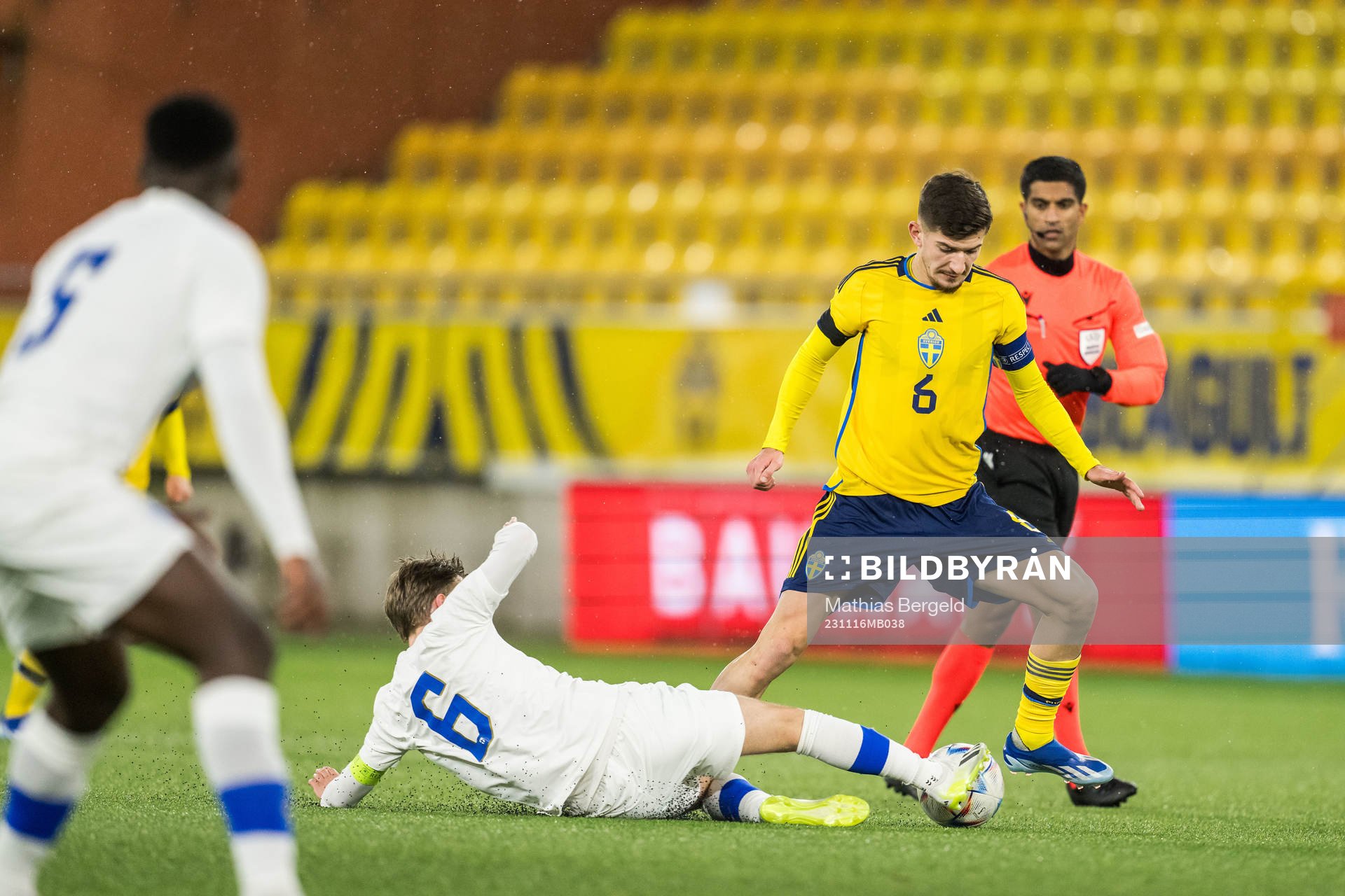 Santeri Väänänen of Finland and Armin Gigovic of Sweden
