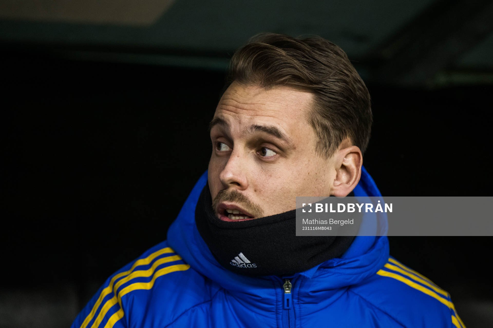 Head coach Daniel Bäckström of Sweden