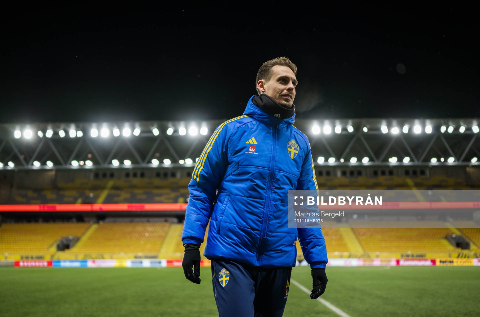 Head coach Daniel Bäckström of Sweden