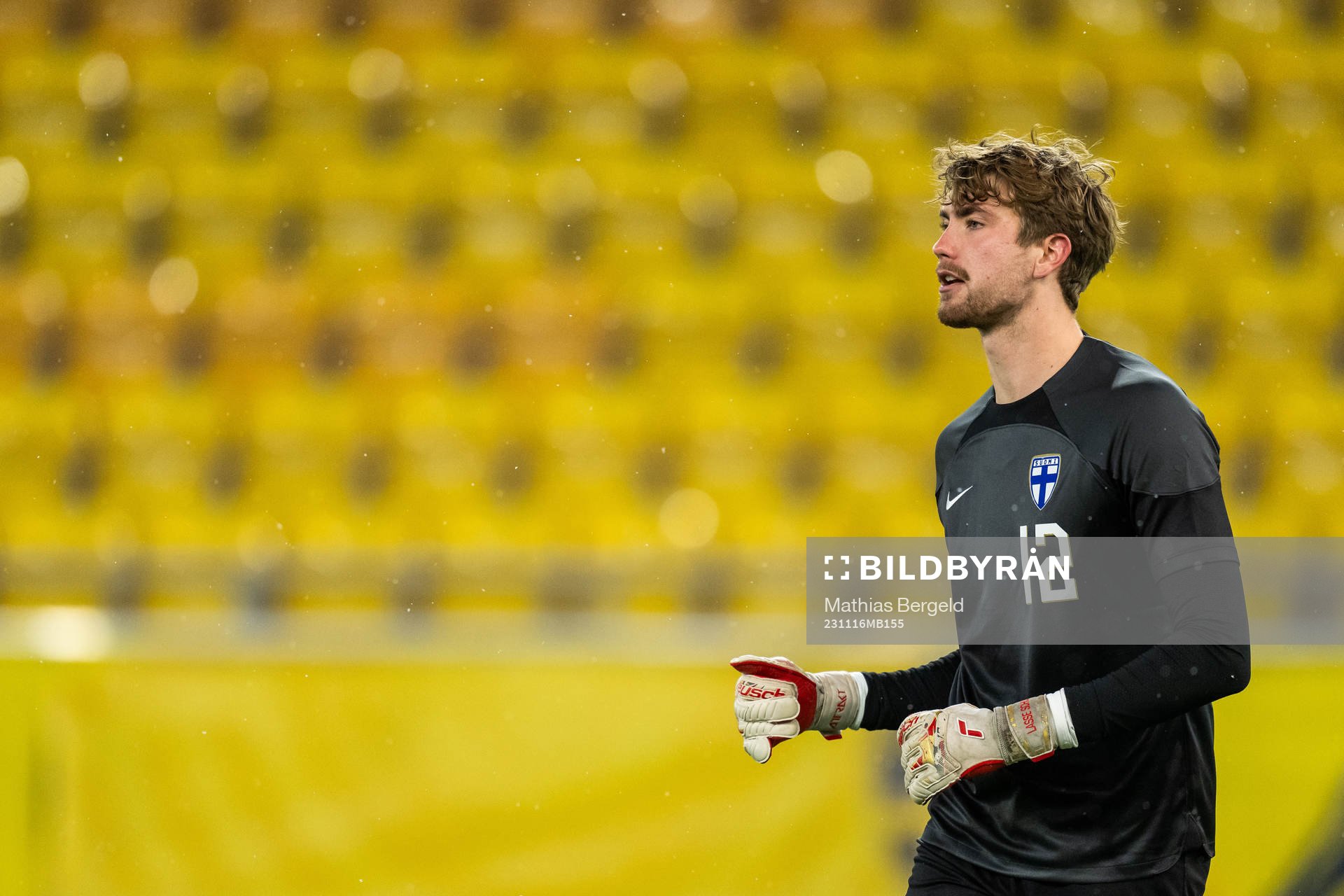 goalkeeper Lasse Schulz of Finland