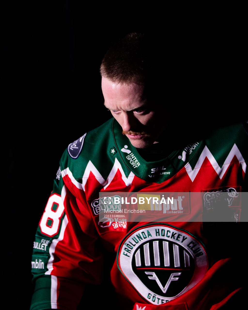 Frölundas Carl Klingberg innan ishockeymatchen i SHL