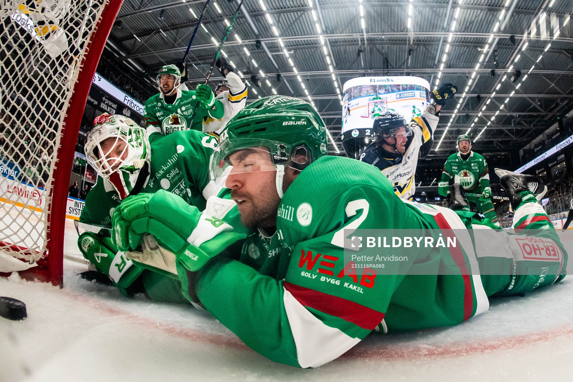 HV71s Mattias Tedenby jublar