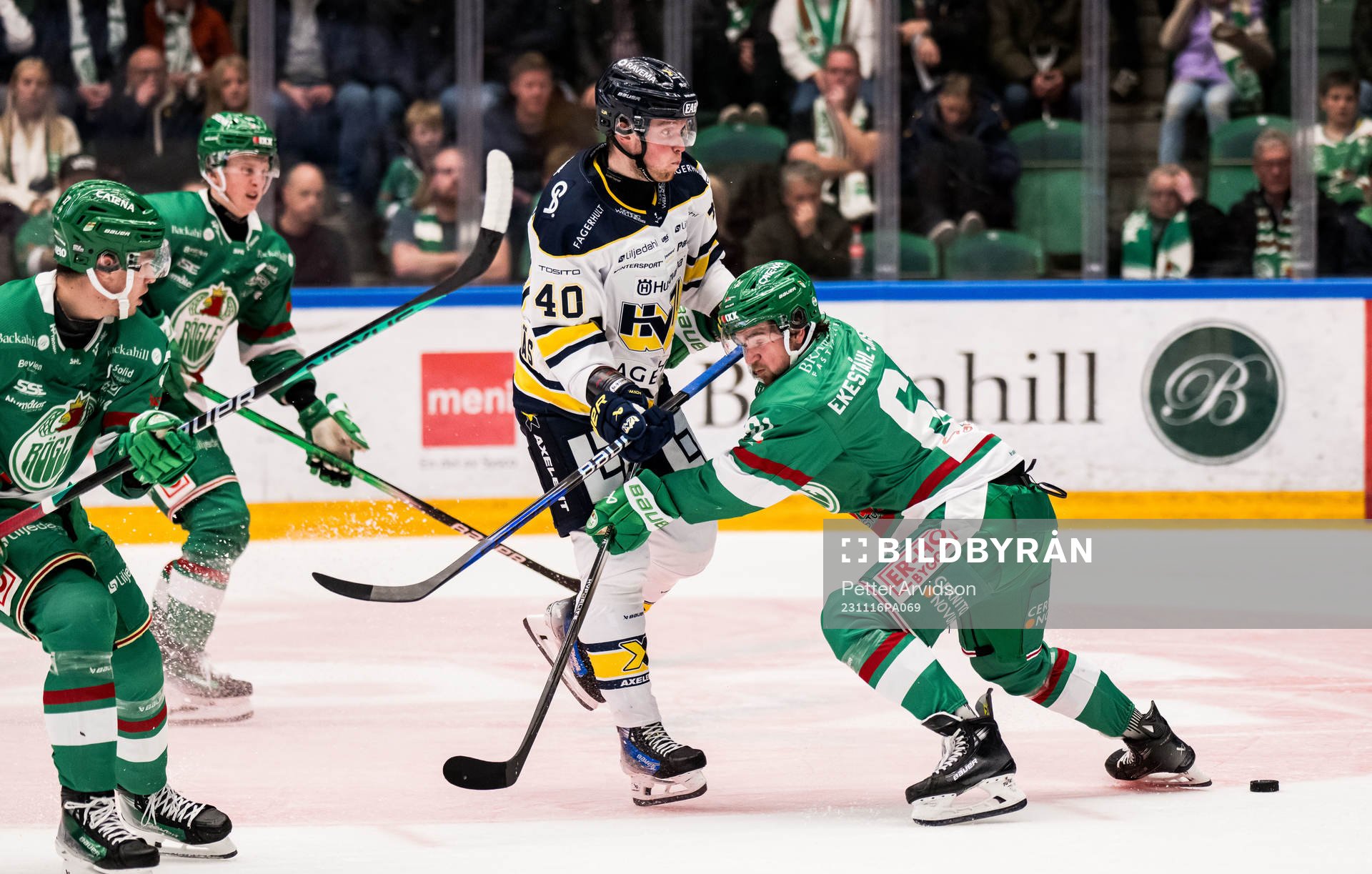 HV71s Oskar Stål-Lyrenäs och Rögles Lukas