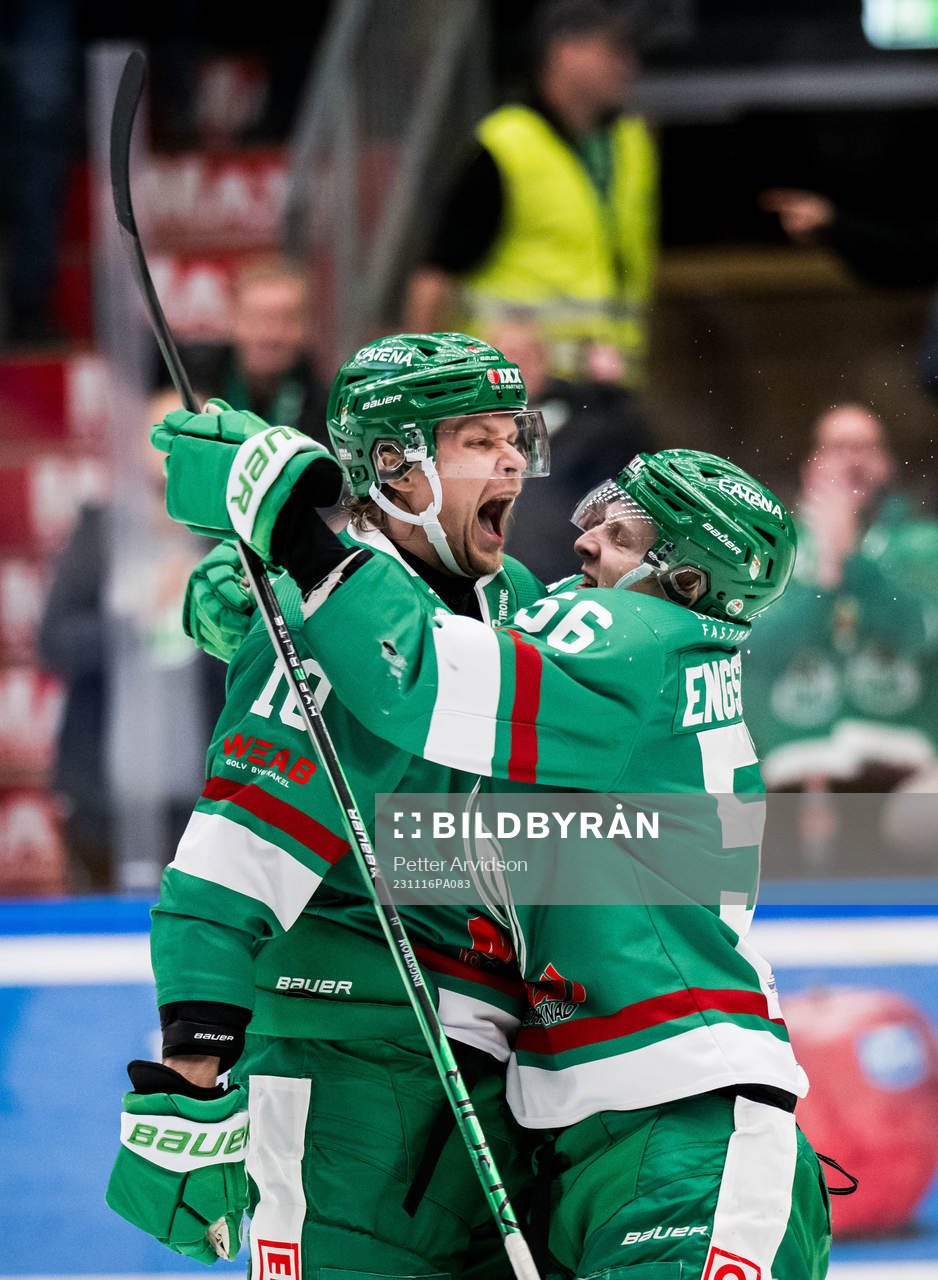 Rögles Rodrigo Abols och Adam Engström jublar