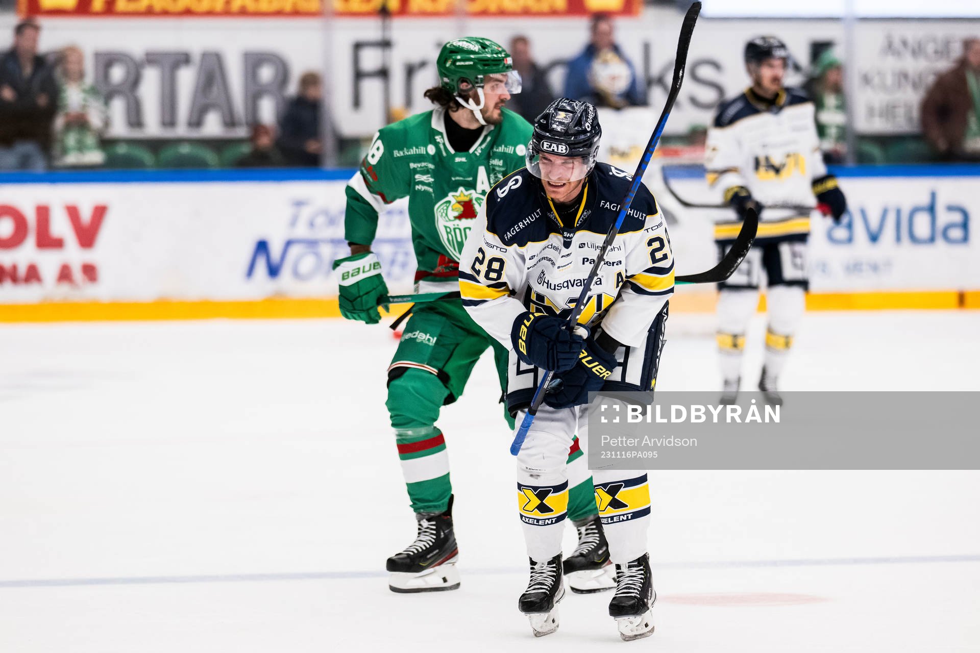 HV71s Joonas Nättinen lämnar planen