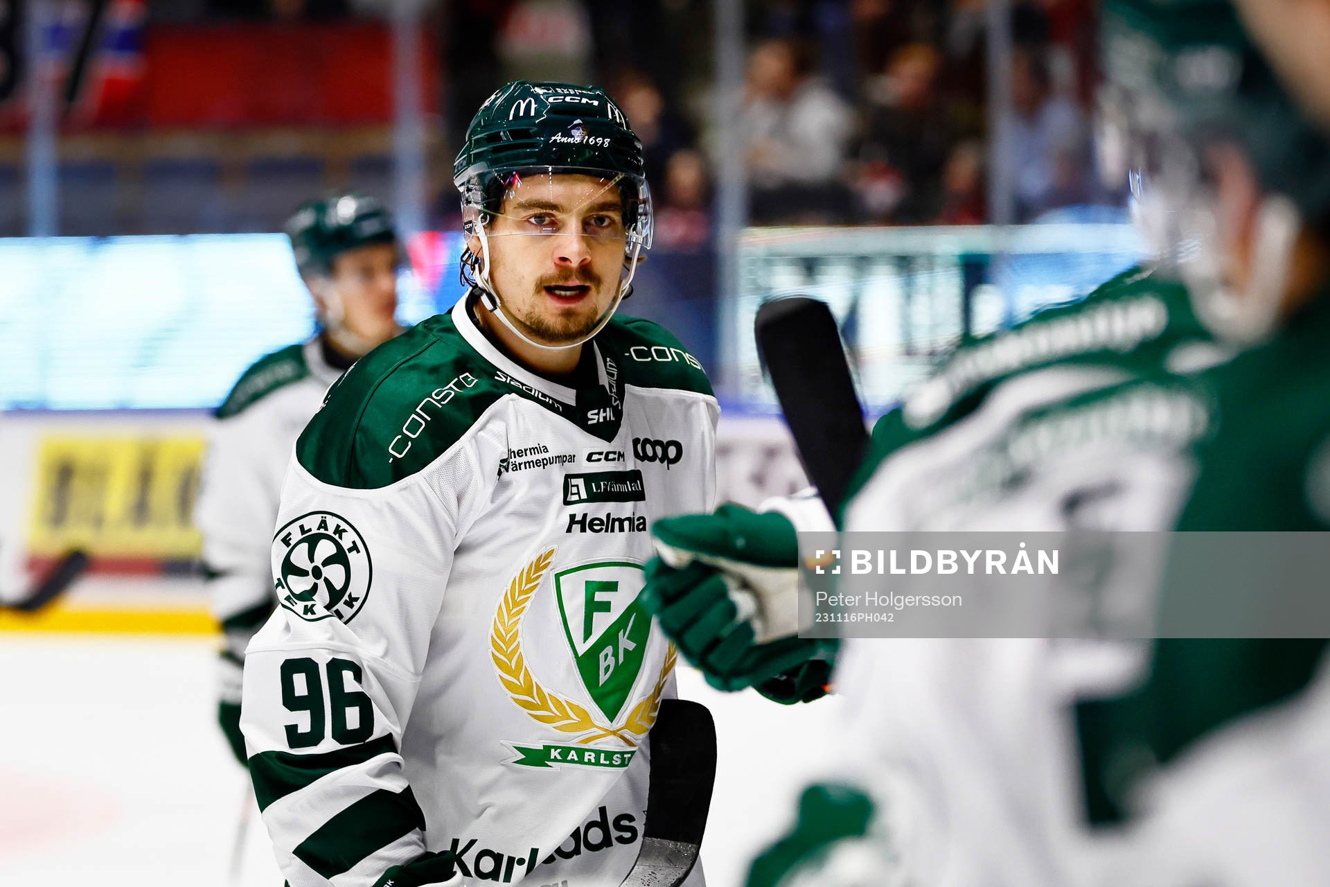 Färjestads David Tomasek jublar