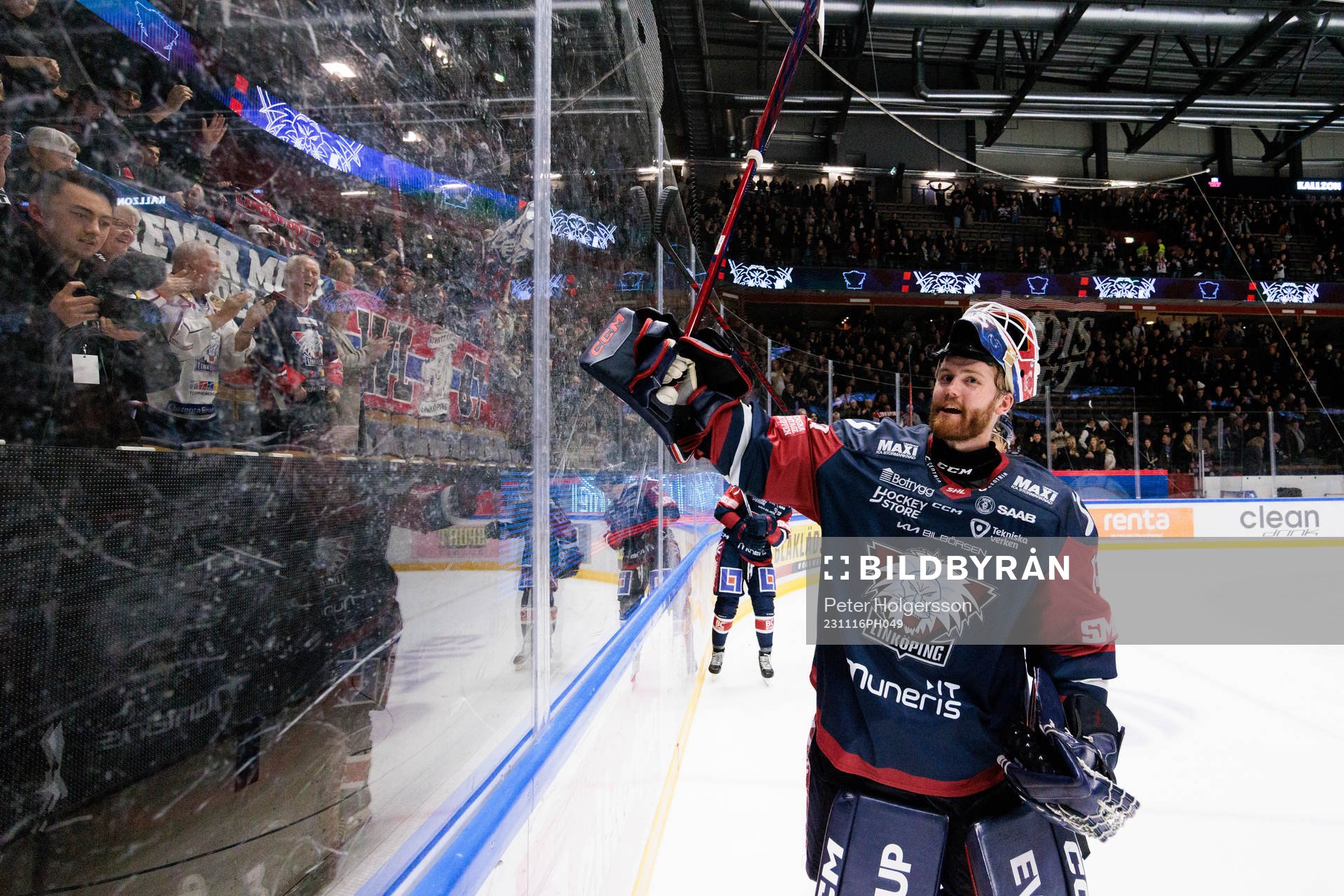 Linköpings målvakt Marcus Högberg jublar