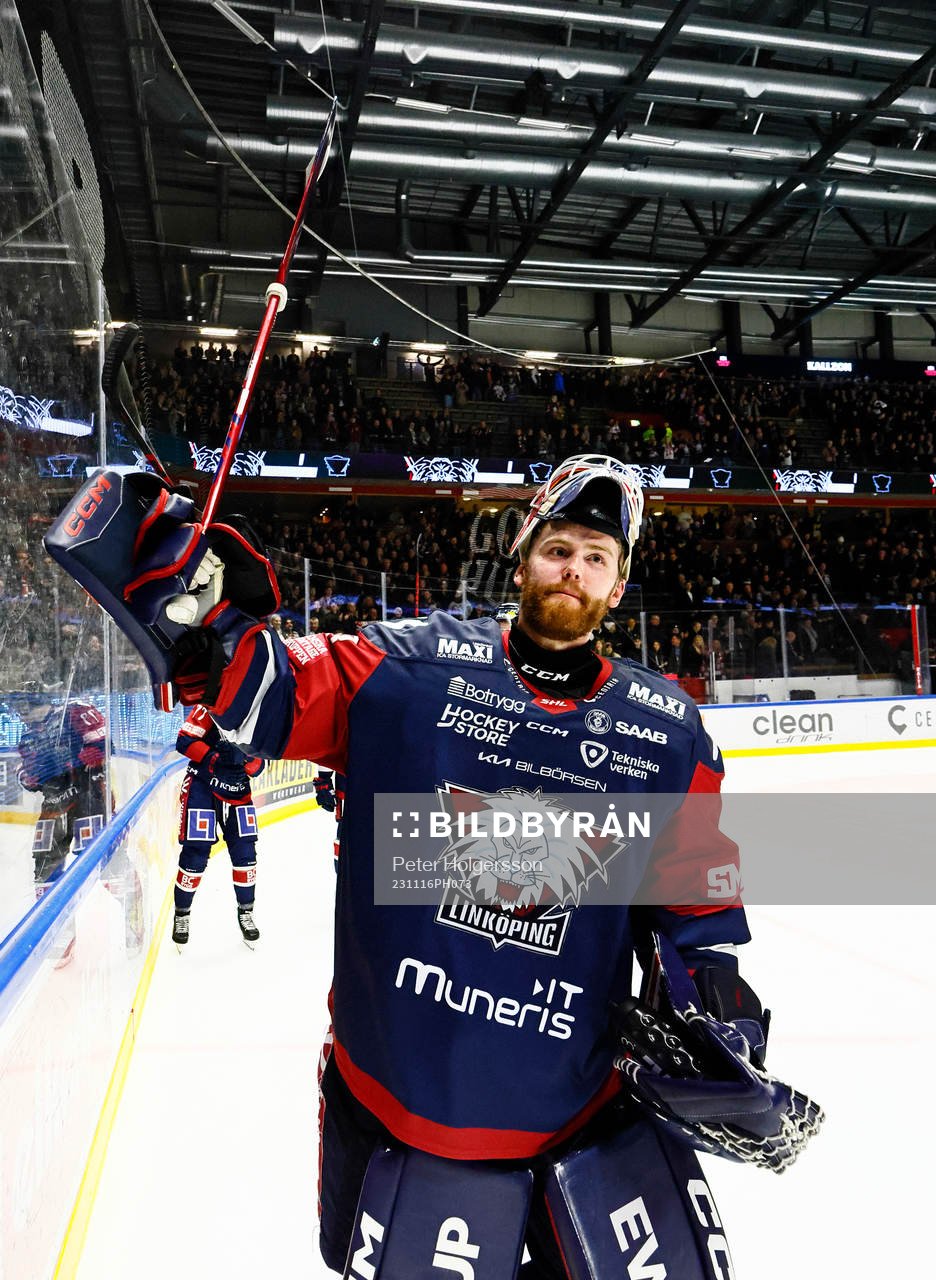 Linköpings målvakt Marcus Högberg jublar