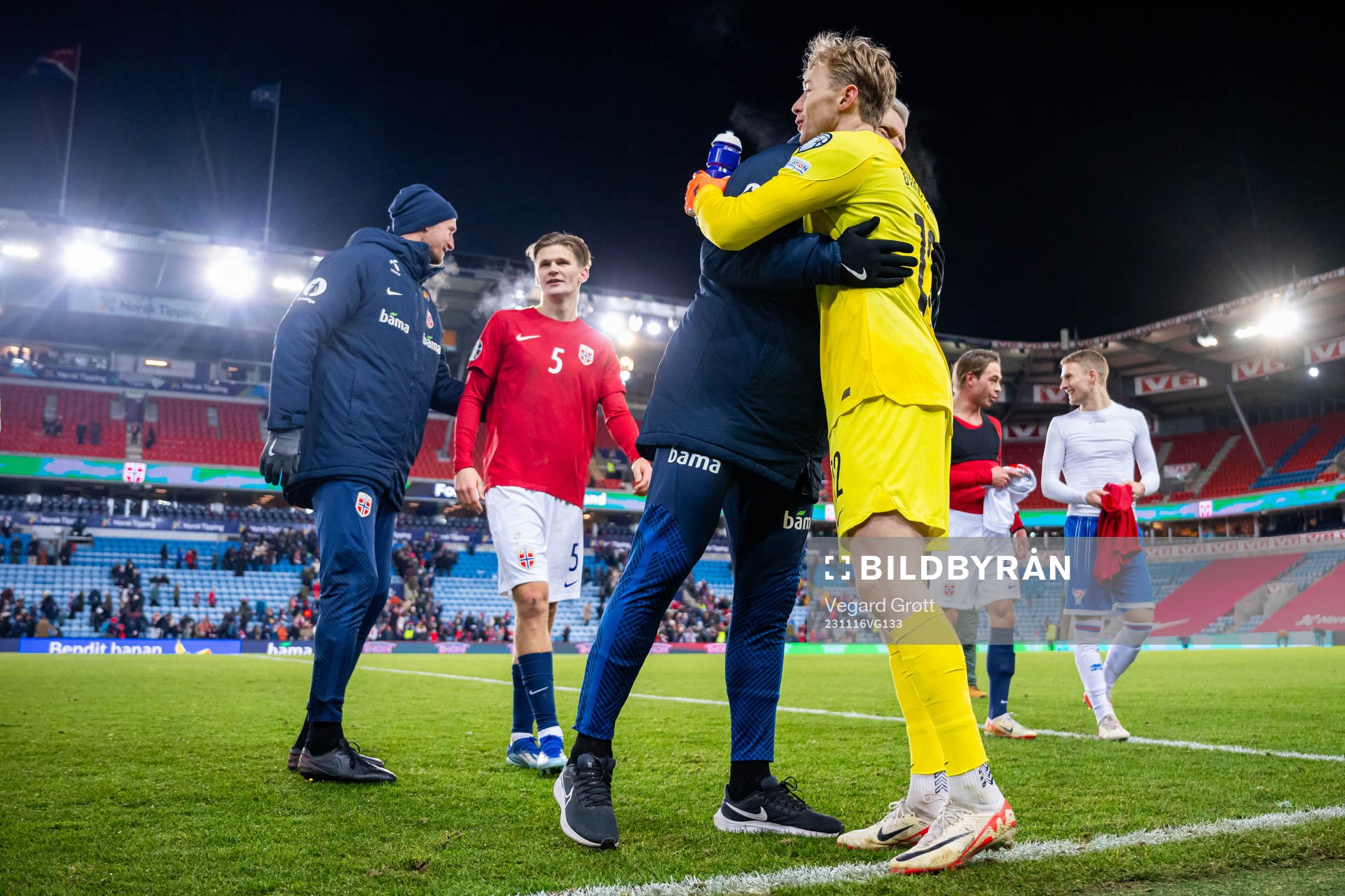 Goalkeeper coach Frode Grodås and goalkeeper Mathias