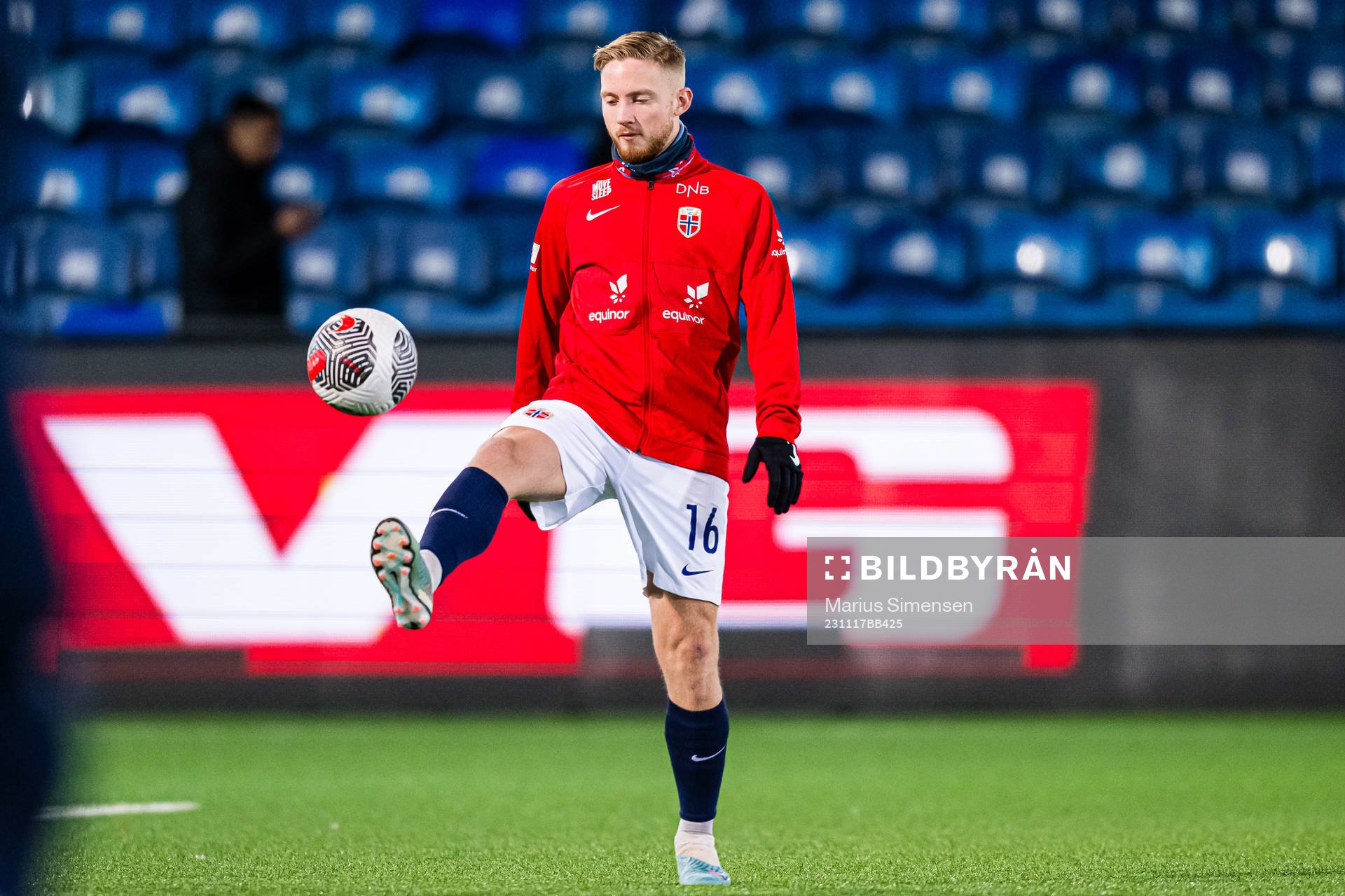 Eskil Smidesang Edh of Norway warms up