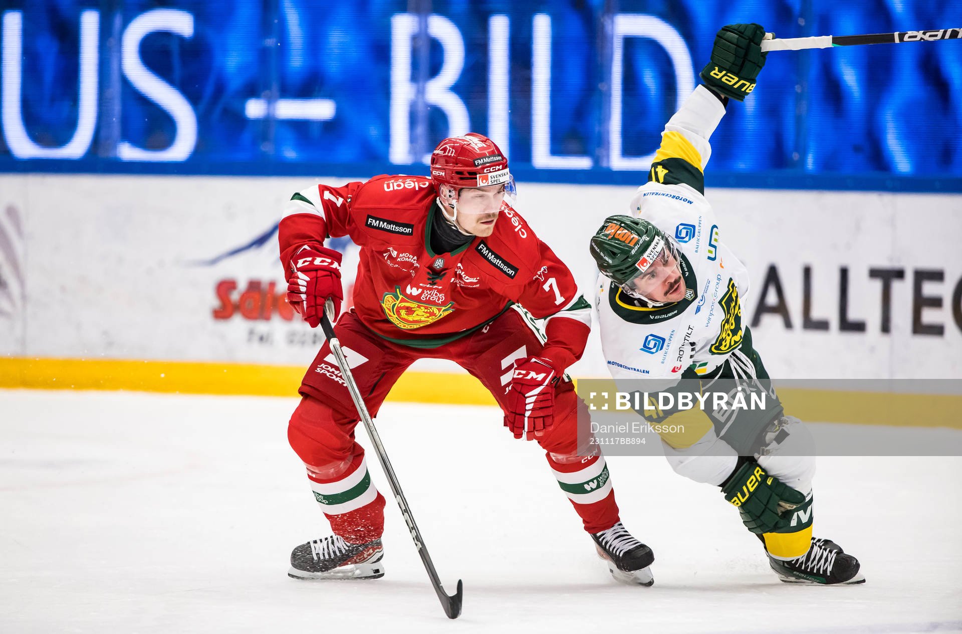 Moras Andre Dahlqvist och Björklövens Maxime Fortier
