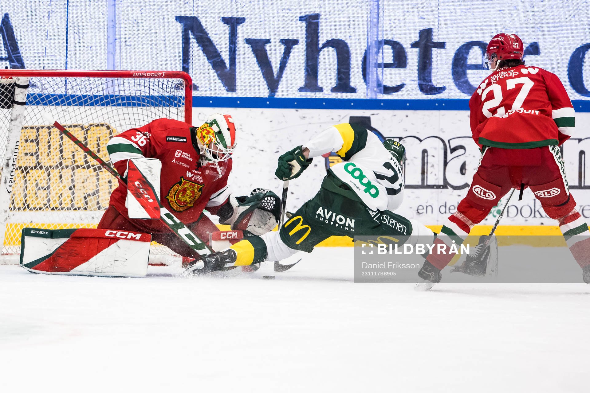 Moras målvakt Waltteri Ignatjew och Björklövens Myles