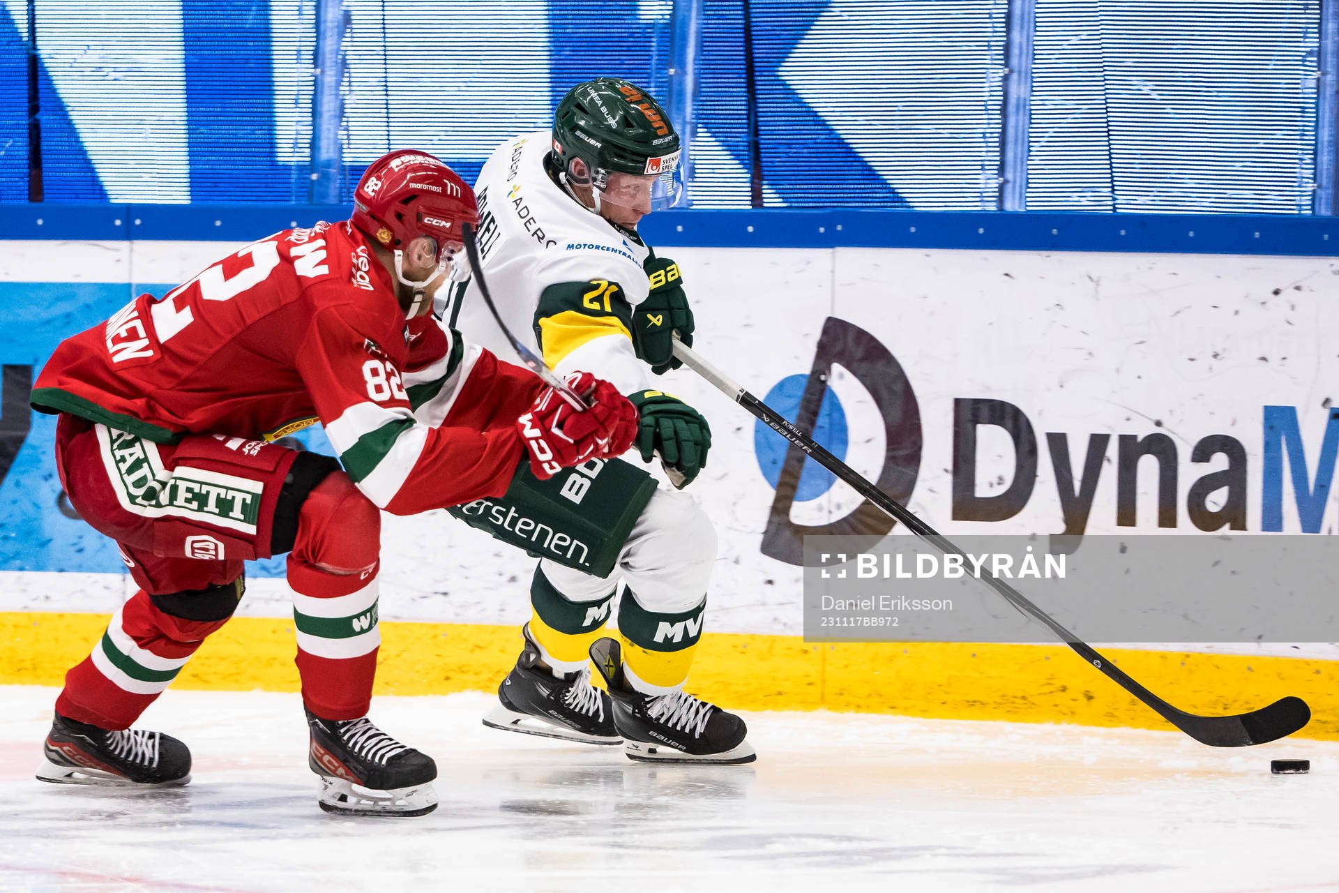 Moras Roope Laavainen och Björklövens Myles Powell