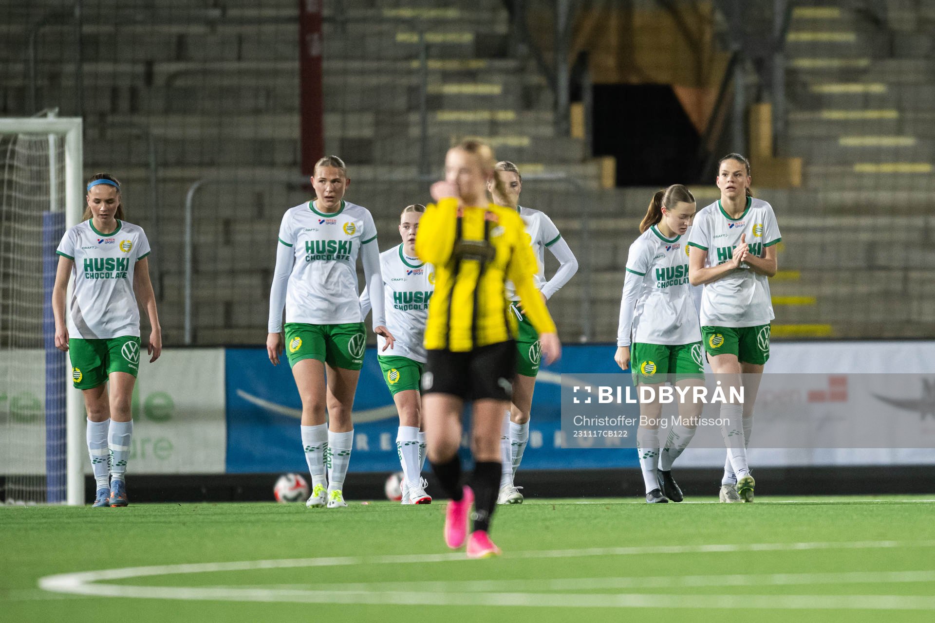 Hammarbys Lykke Ihrfelt jublar med lagkamraterna