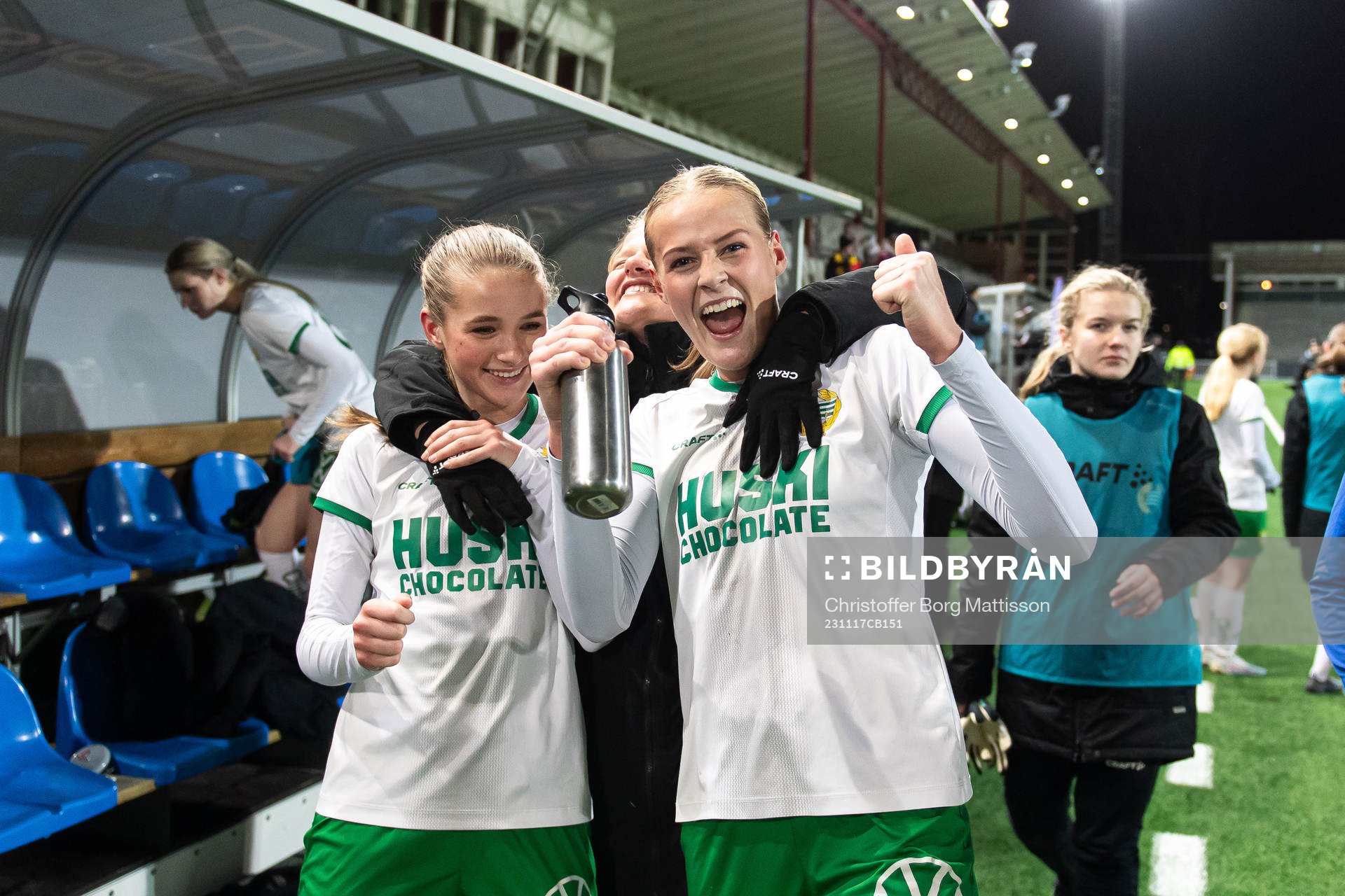 Hammarbys Carmen Cernjul  och Lykke Ihrfelt jublar