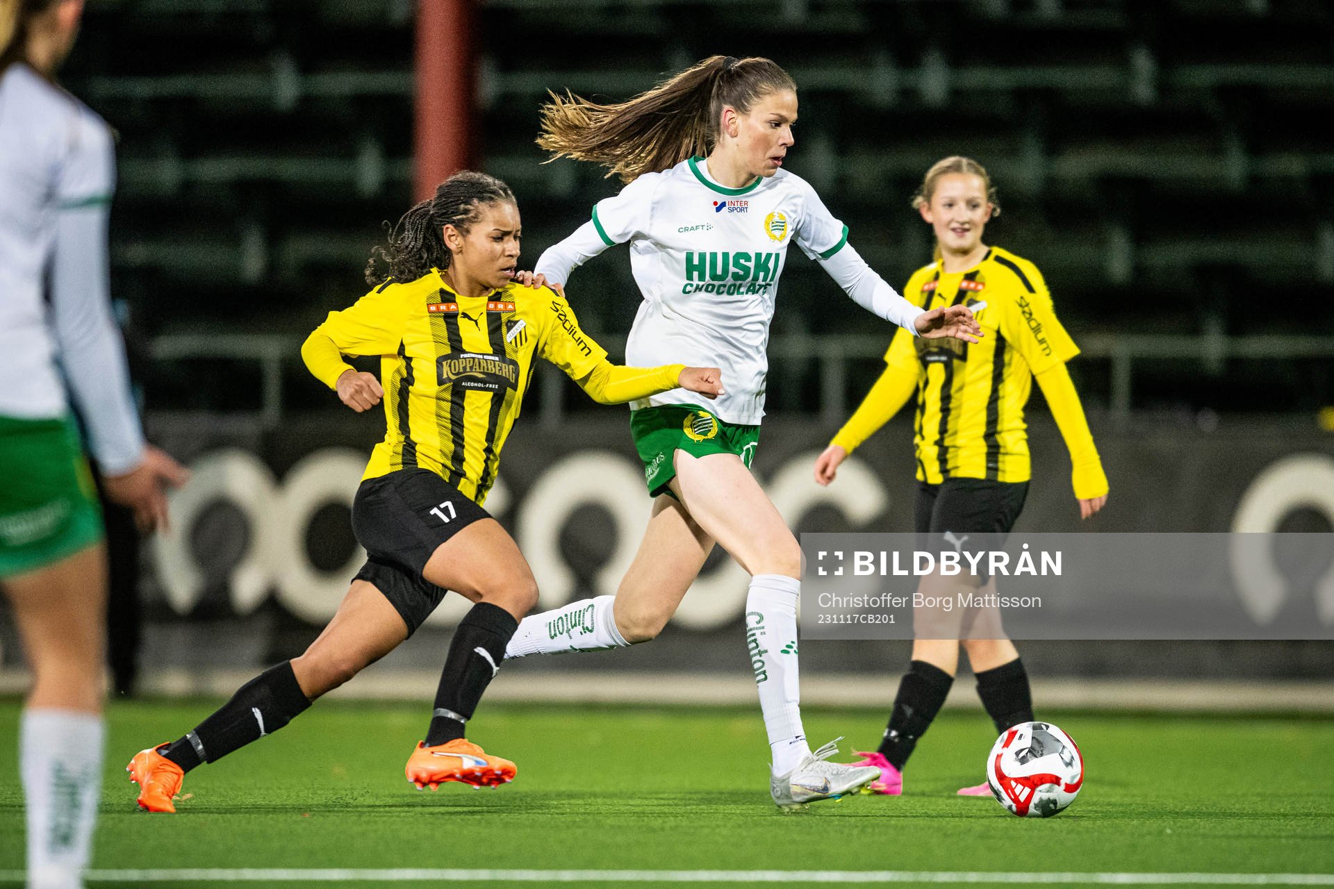 Häckens Stella Oyoko Bengtsson och Hammarbys Bella