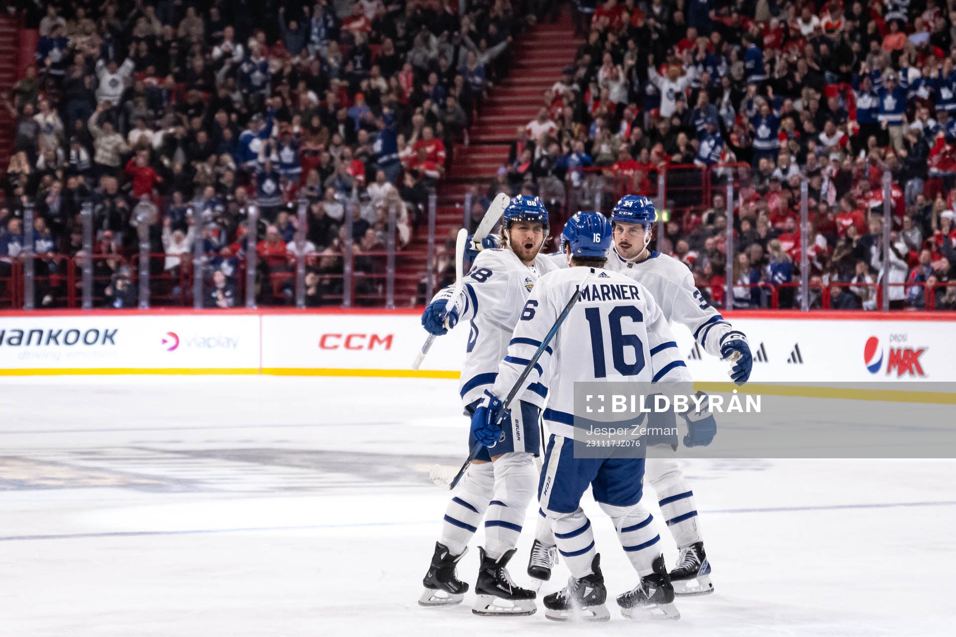 William Nylander of Toronto Maple Leafs celebrates the 2-2