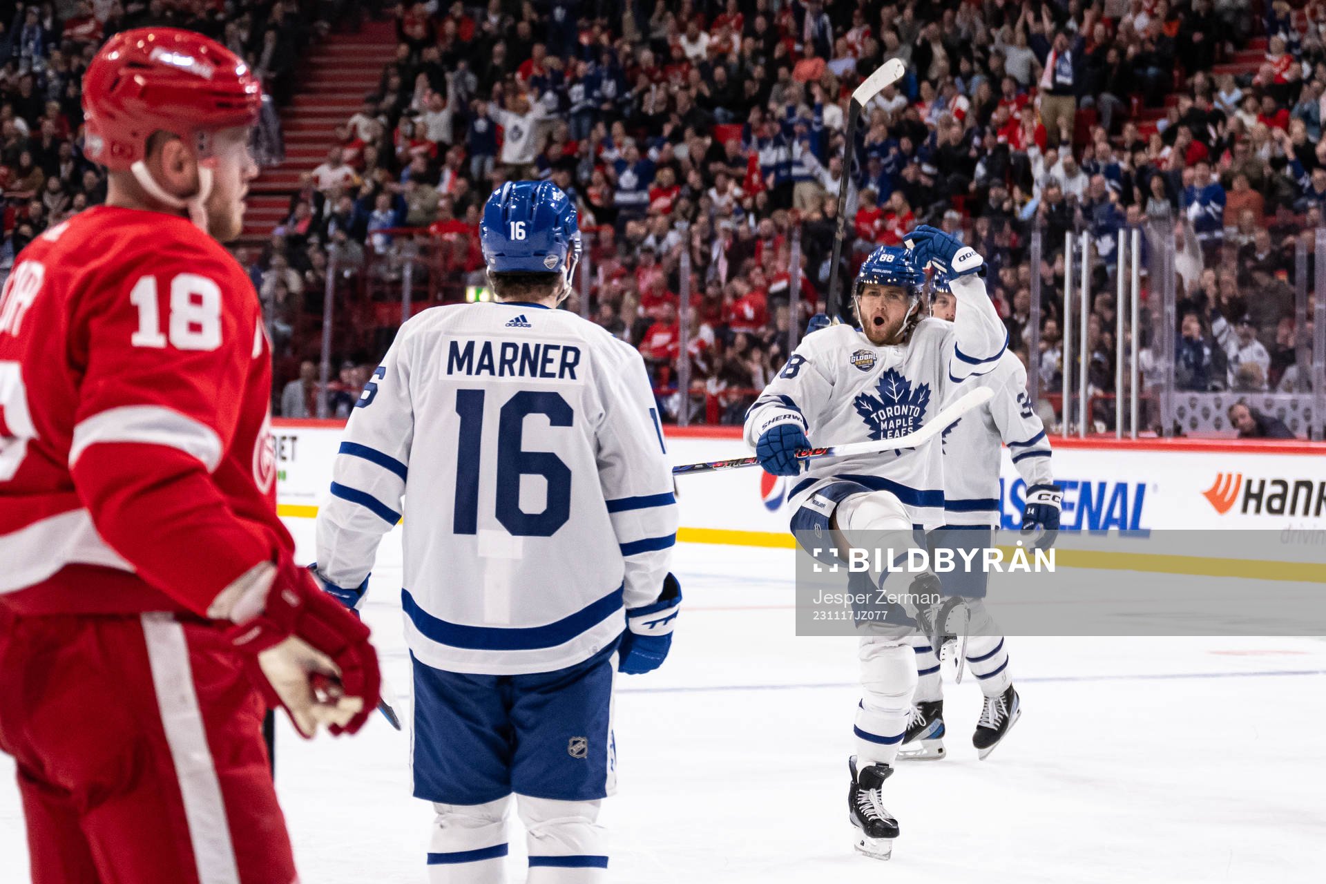 William Nylander of Toronto Maple Leafs celebrates the 2-2