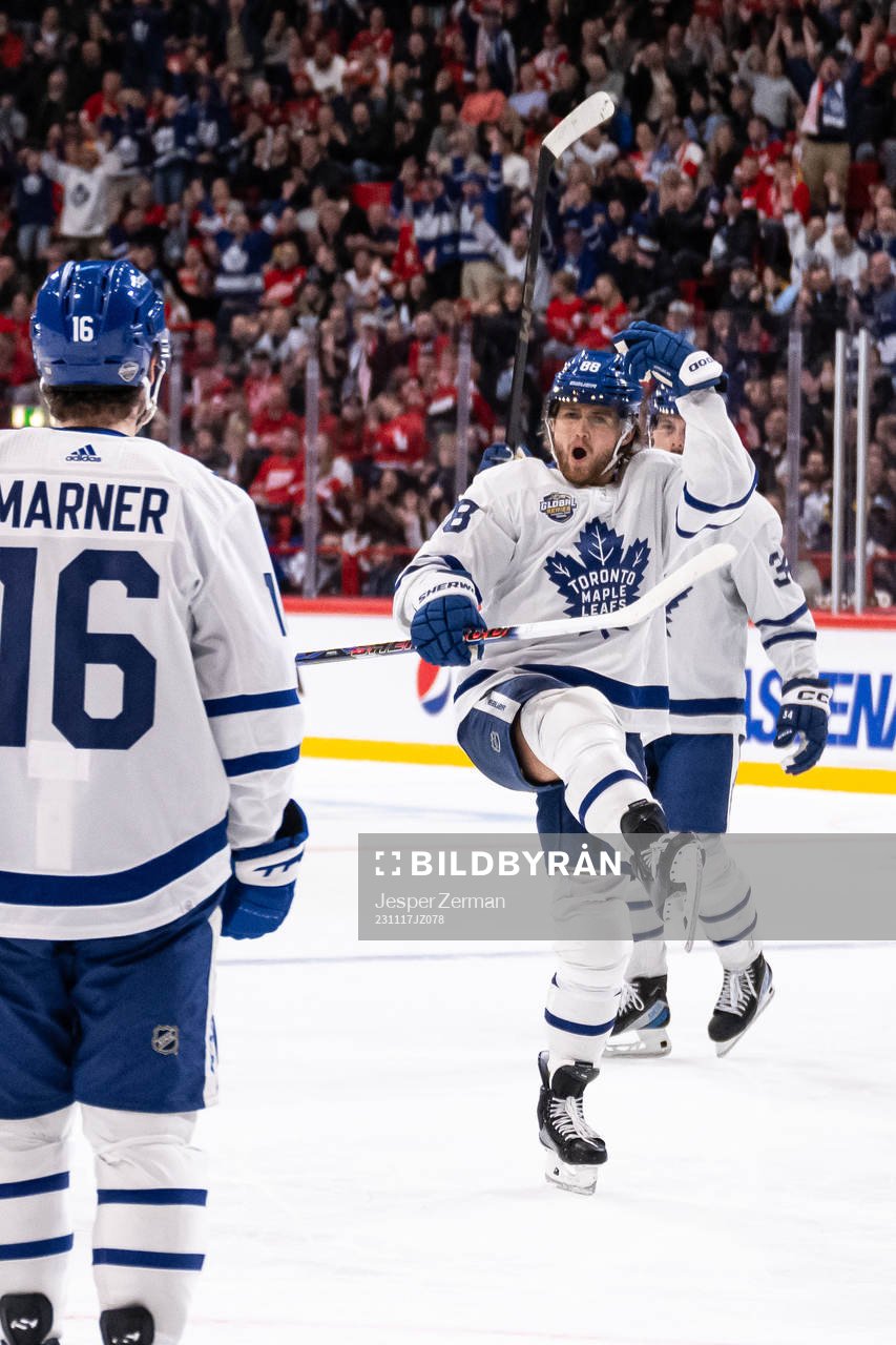 William Nylander of Toronto Maple Leafs celebrates the 2-2