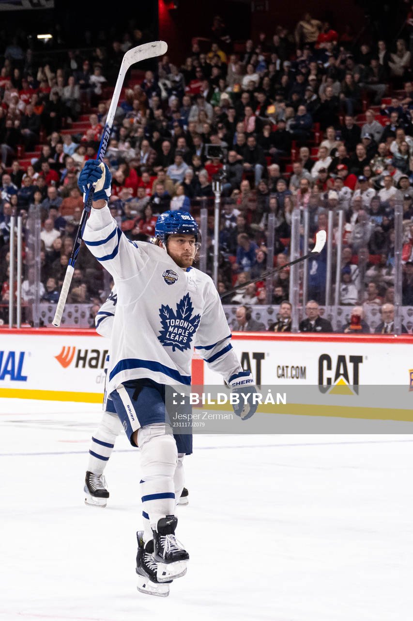 William Nylander of Toronto Maple Leafs celebrates the 2-2