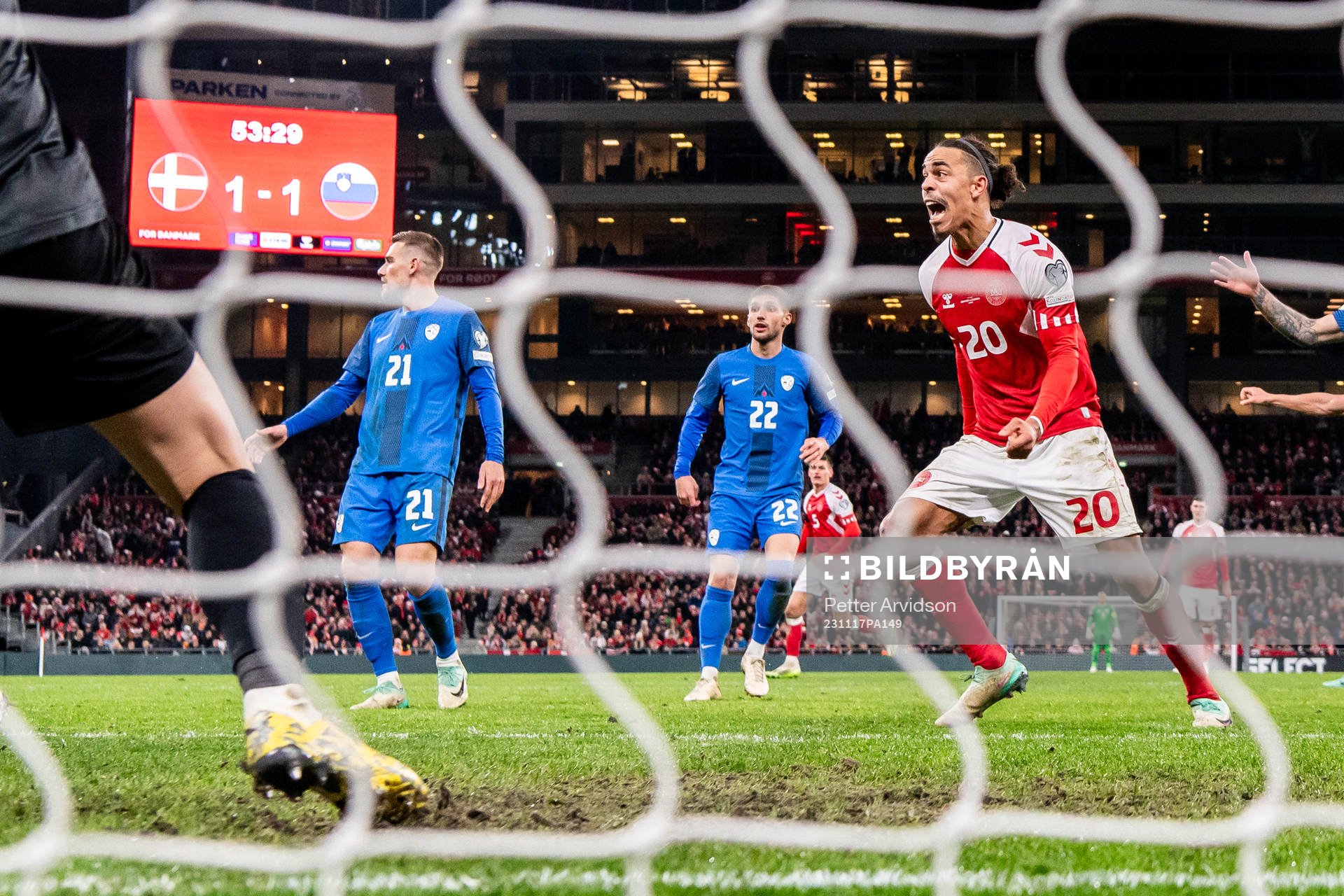 Yussuf Poulsen of Denmark celebrate