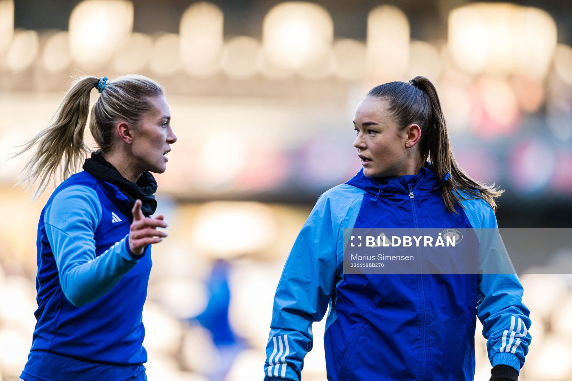 Mimmi Löfwenius Veum and Janni Thomsen of Vålerenga
