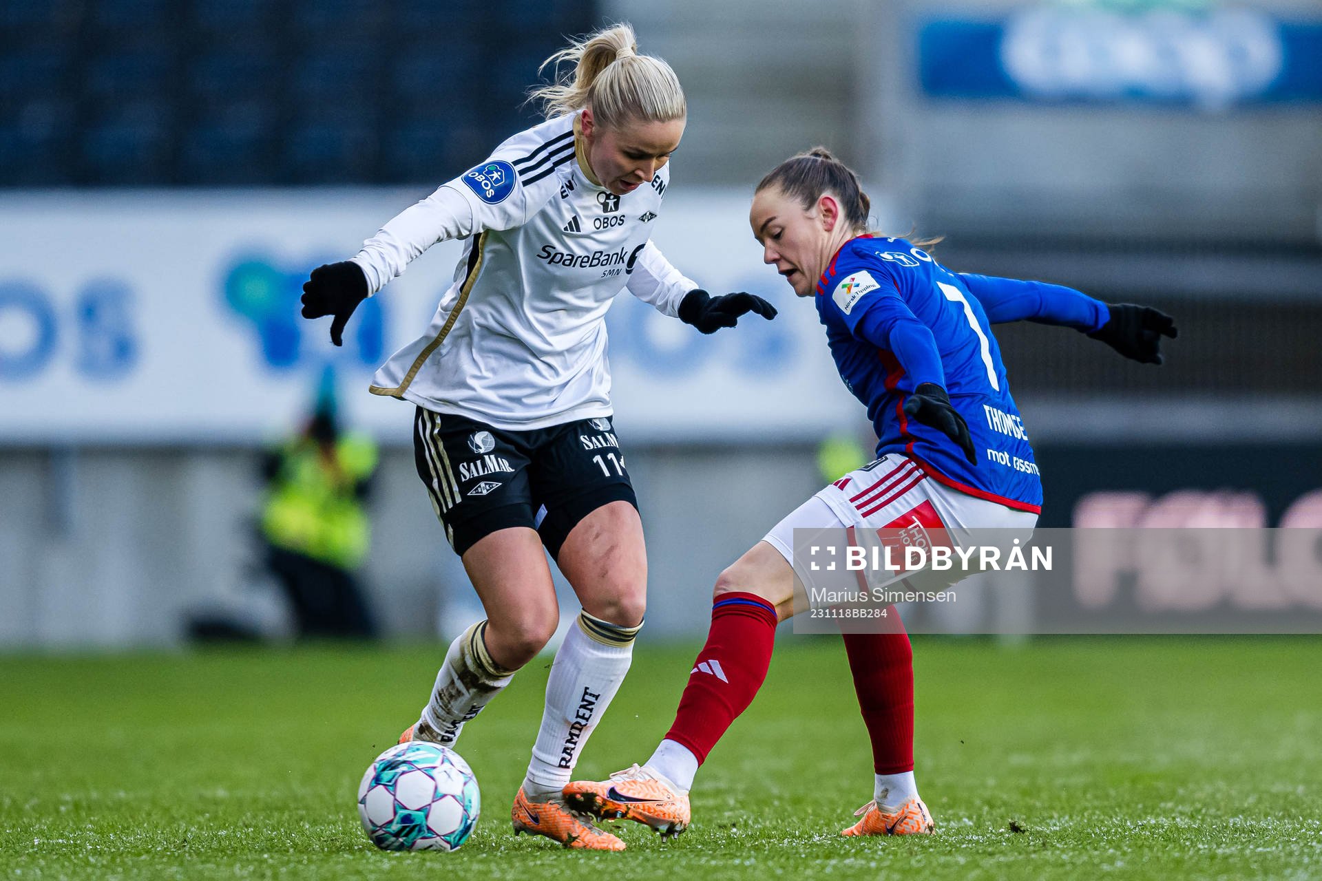 Anna Jøsendal of Rosenborg and Janni Thomsen of Vålerenga