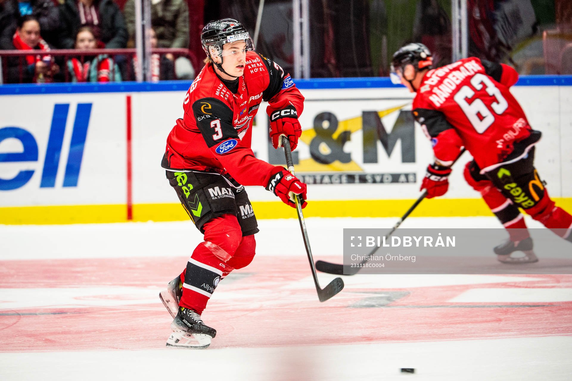 Malmö Redhawks Nuutti Viitasalo värmer upp innan