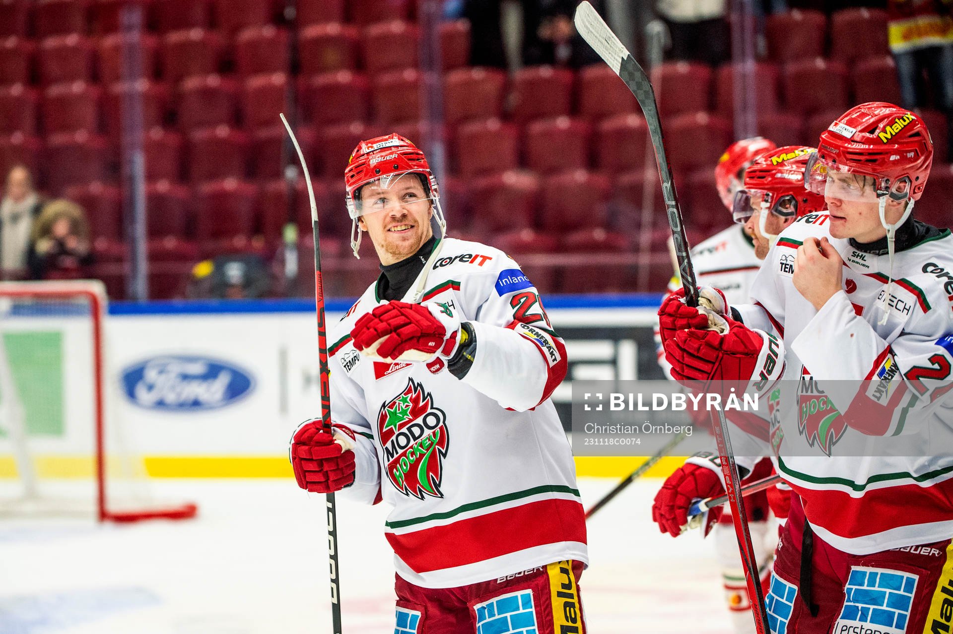 MoDos Mikkel Aagaard jublar