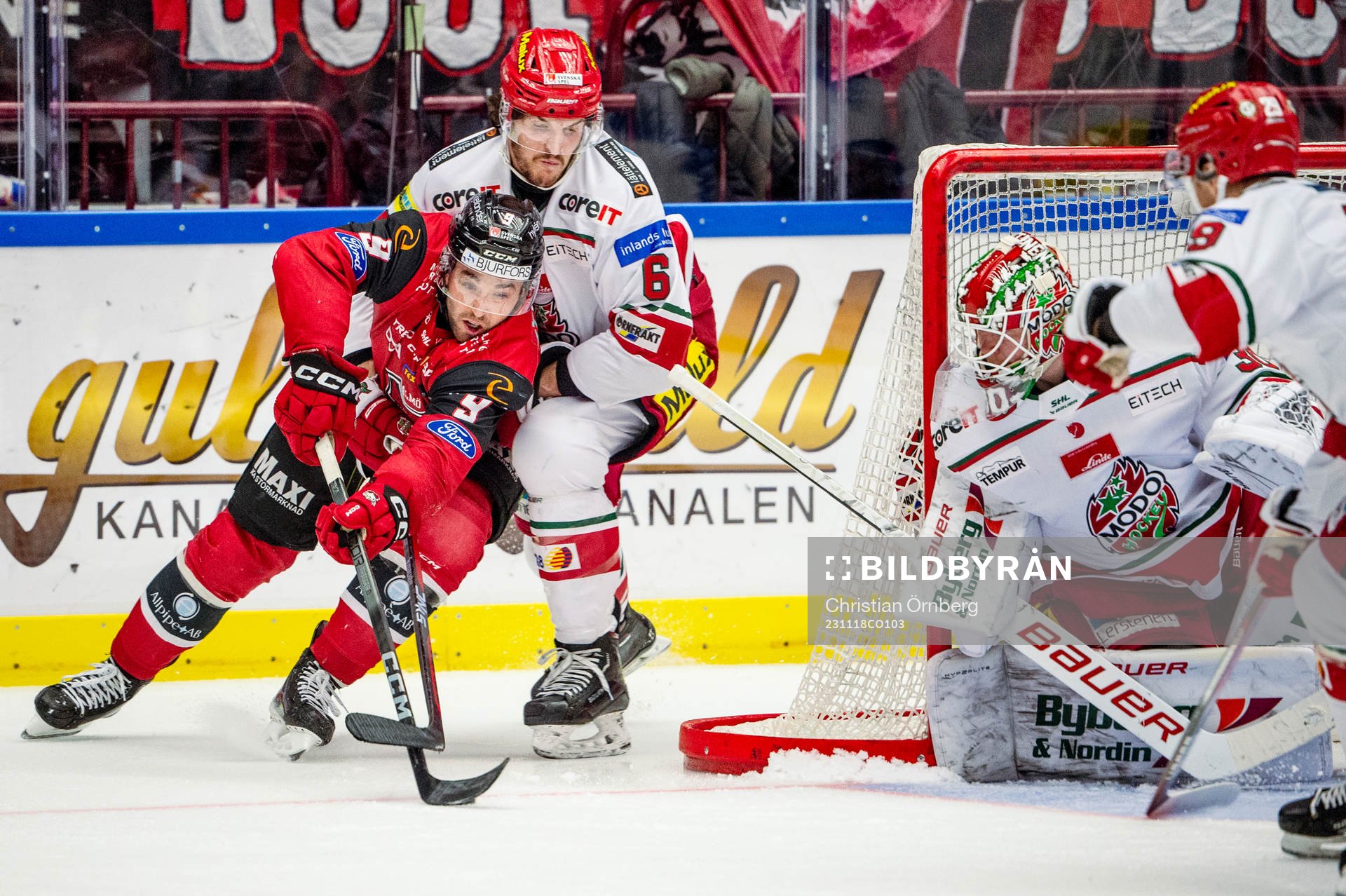 Malmö Redhawks Alan Quine mot MoDos Daniel Brickley och