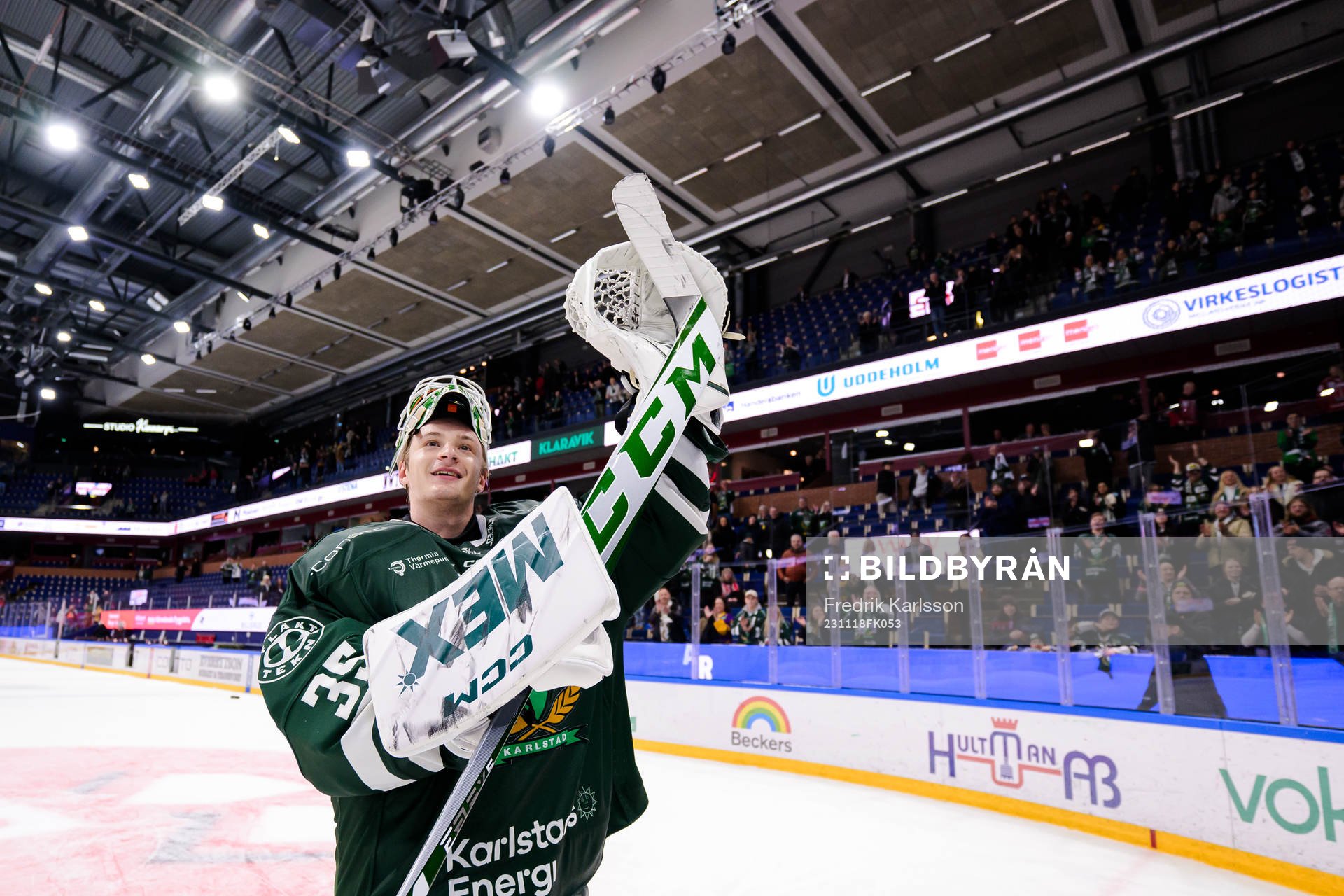 Färjestads Carl Lindbom jublar