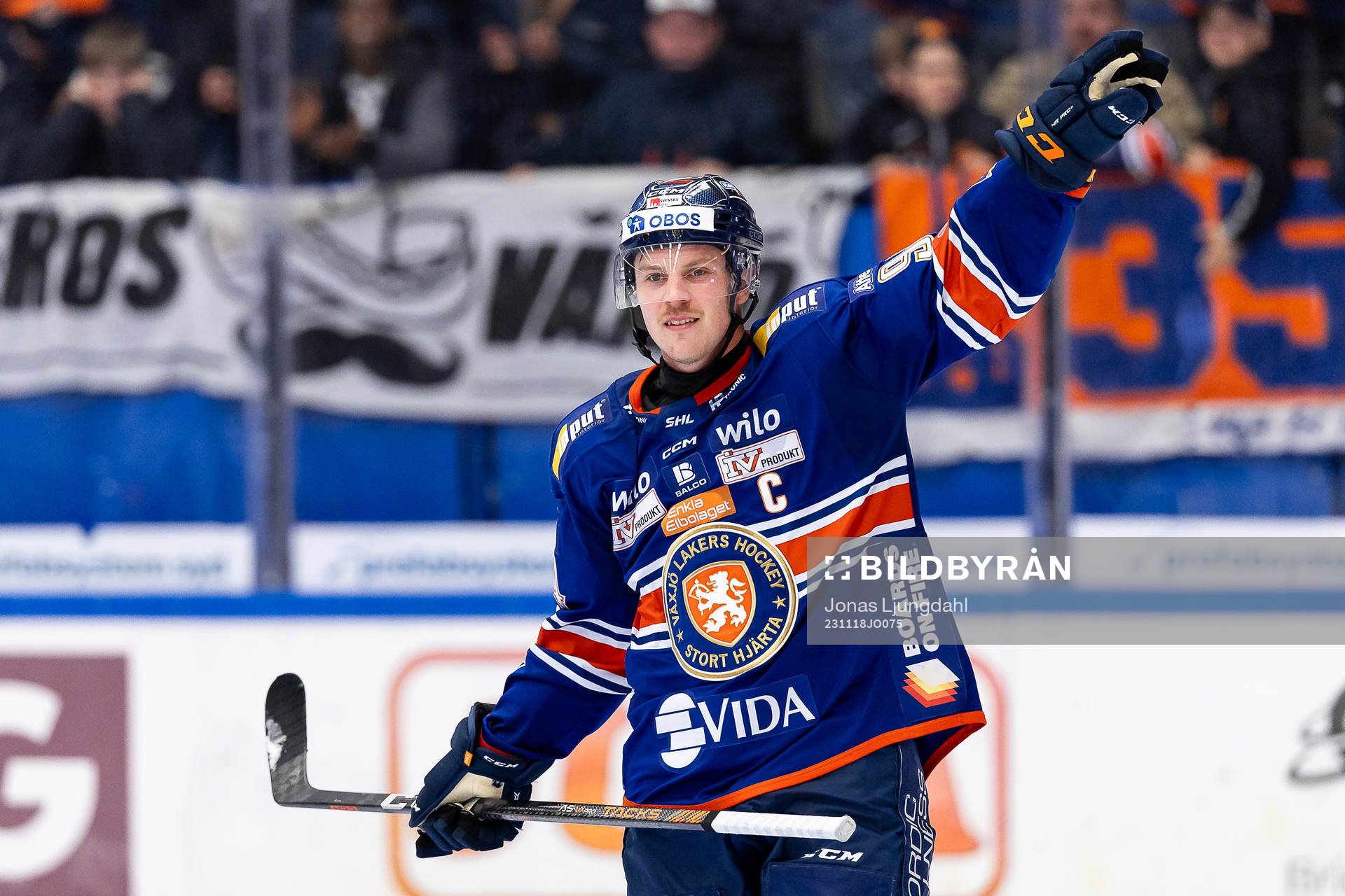 Växjös Joel Persson jublar