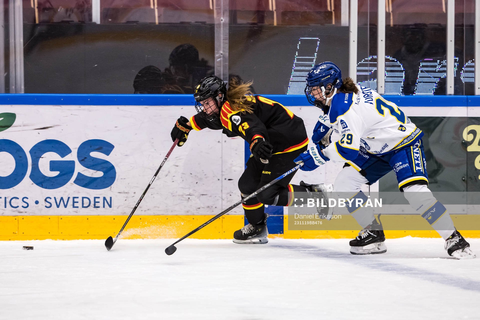 Brynäs IFs Moa Wernblom och Leksands IFs Courtney Vorster