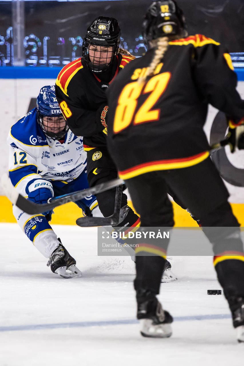 Leksands IFs Autumn Macdougall och Brynäs IFs Jenniina