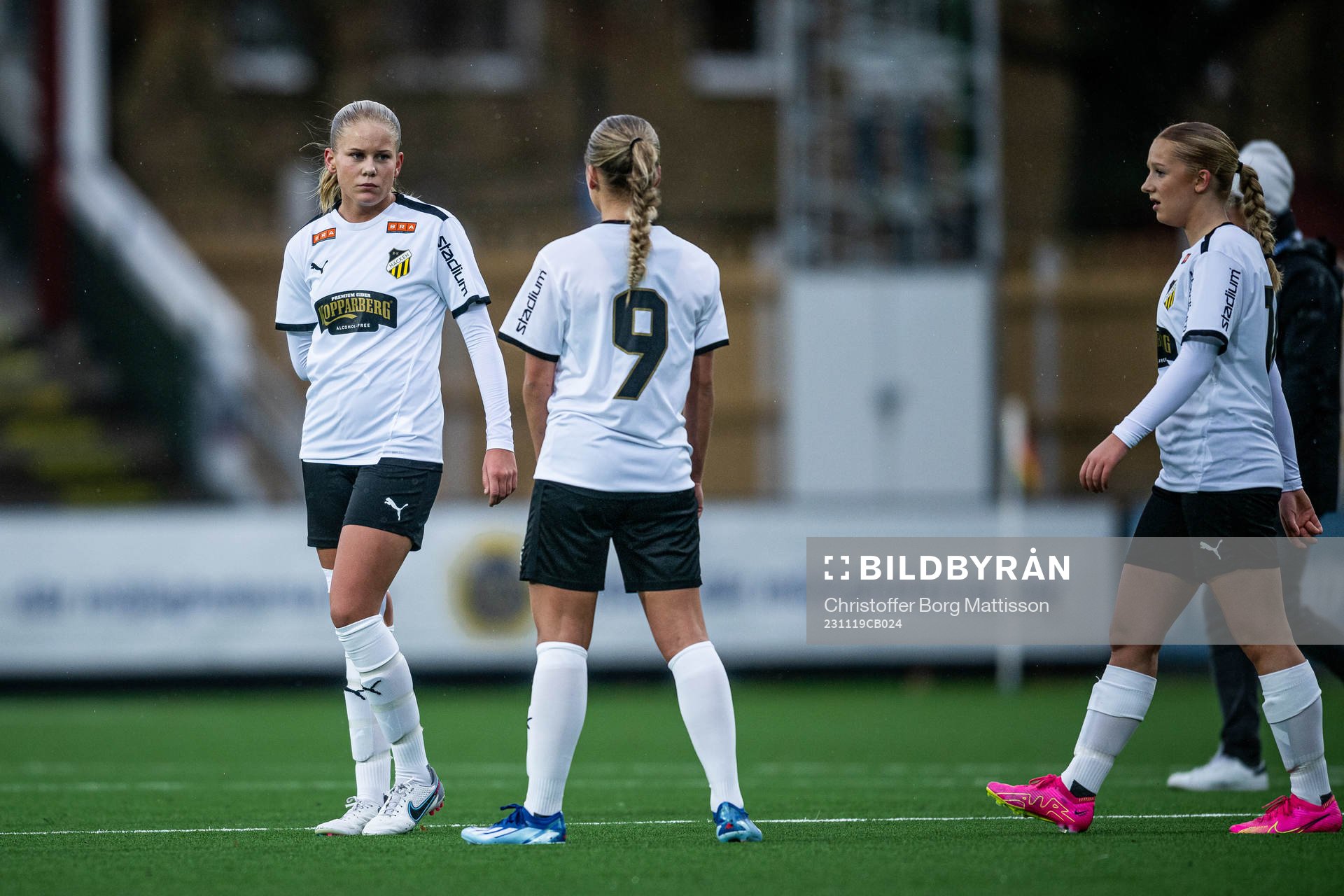 Häckens Tess Olausson, Novalie Jensen och Emilia Migas