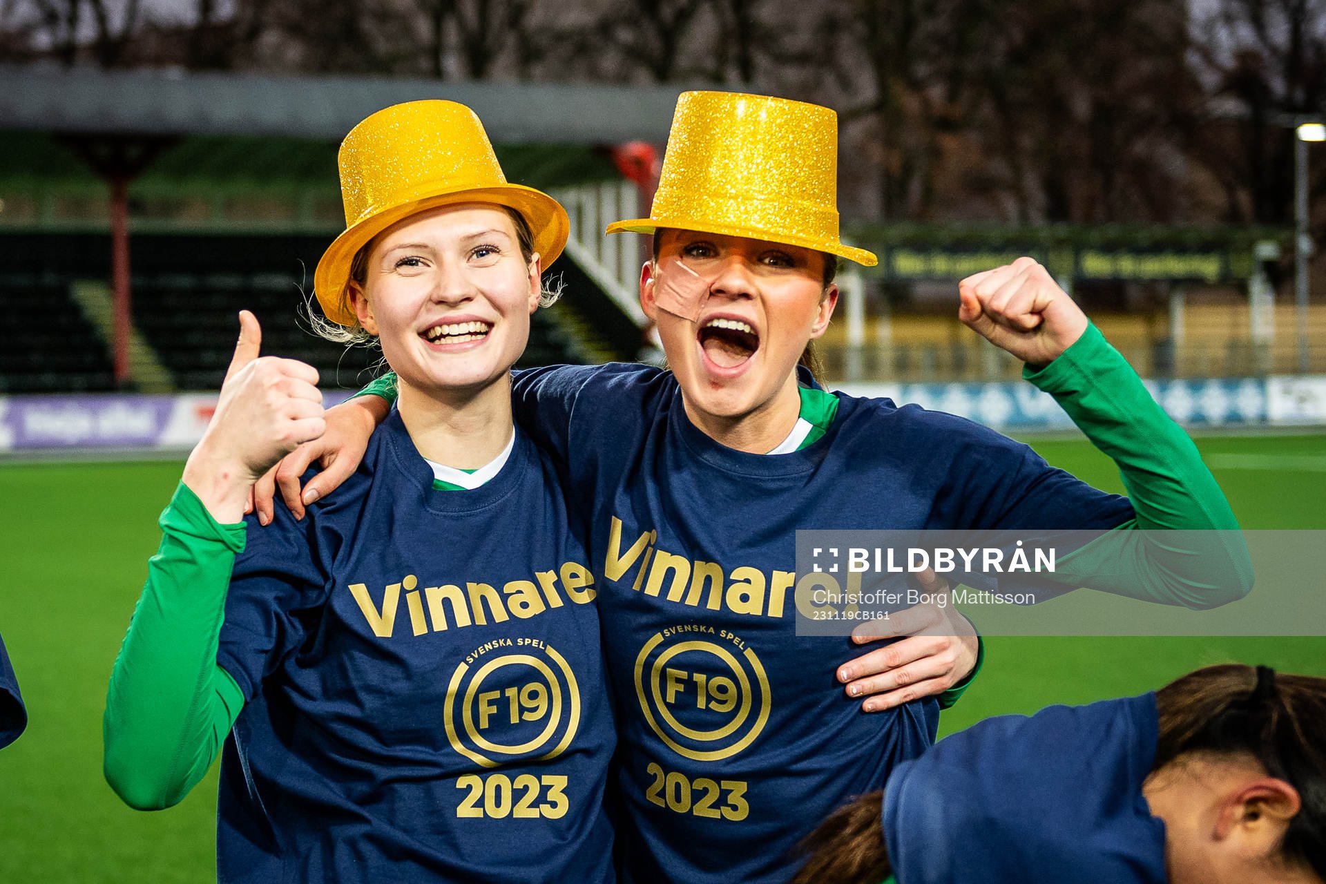Hammarbys Julia Krantz och Carmen Cernjul jublar