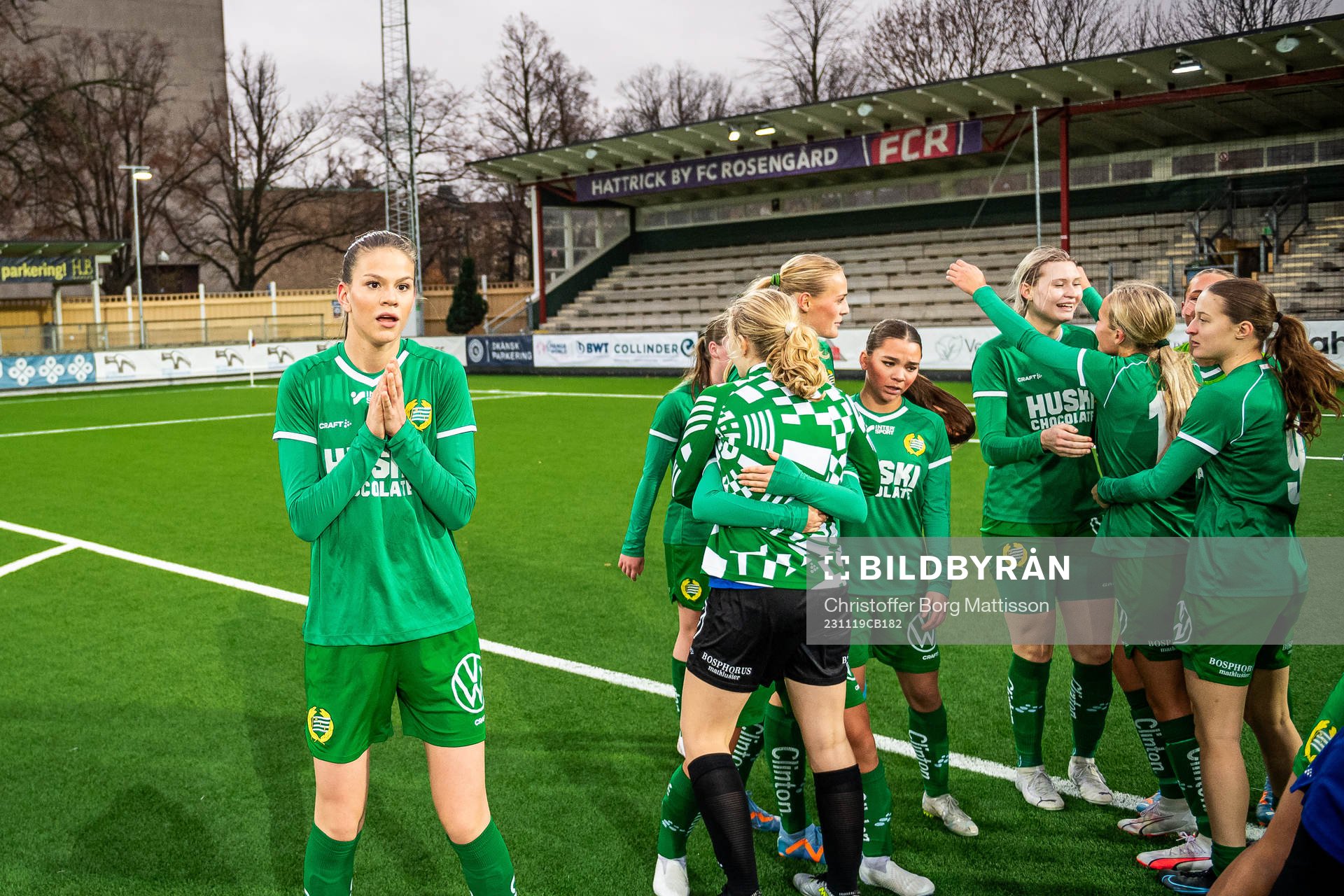 Hammarbys Bella Andersson jublar efter finalen i Svenska Spel F19 Slutspel 2023 mellan Umeå och Hammarby den 19 november 2023 i Malmö.