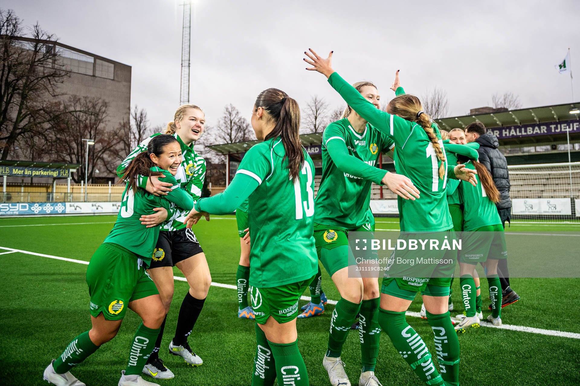 Hammarbys spelare jublar