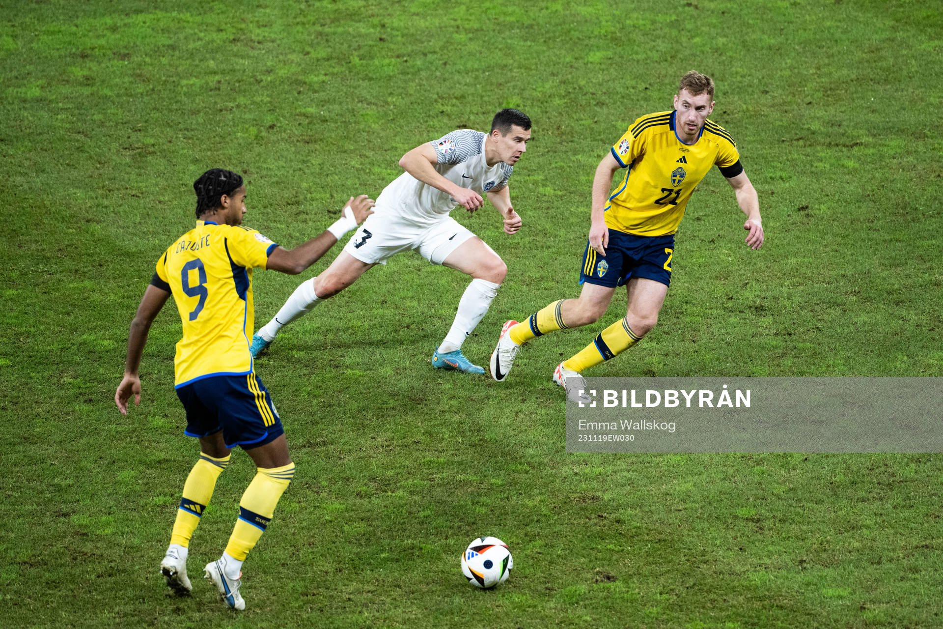 Jens Cajuste and Dejan Kulusevski of Sweden against Artur