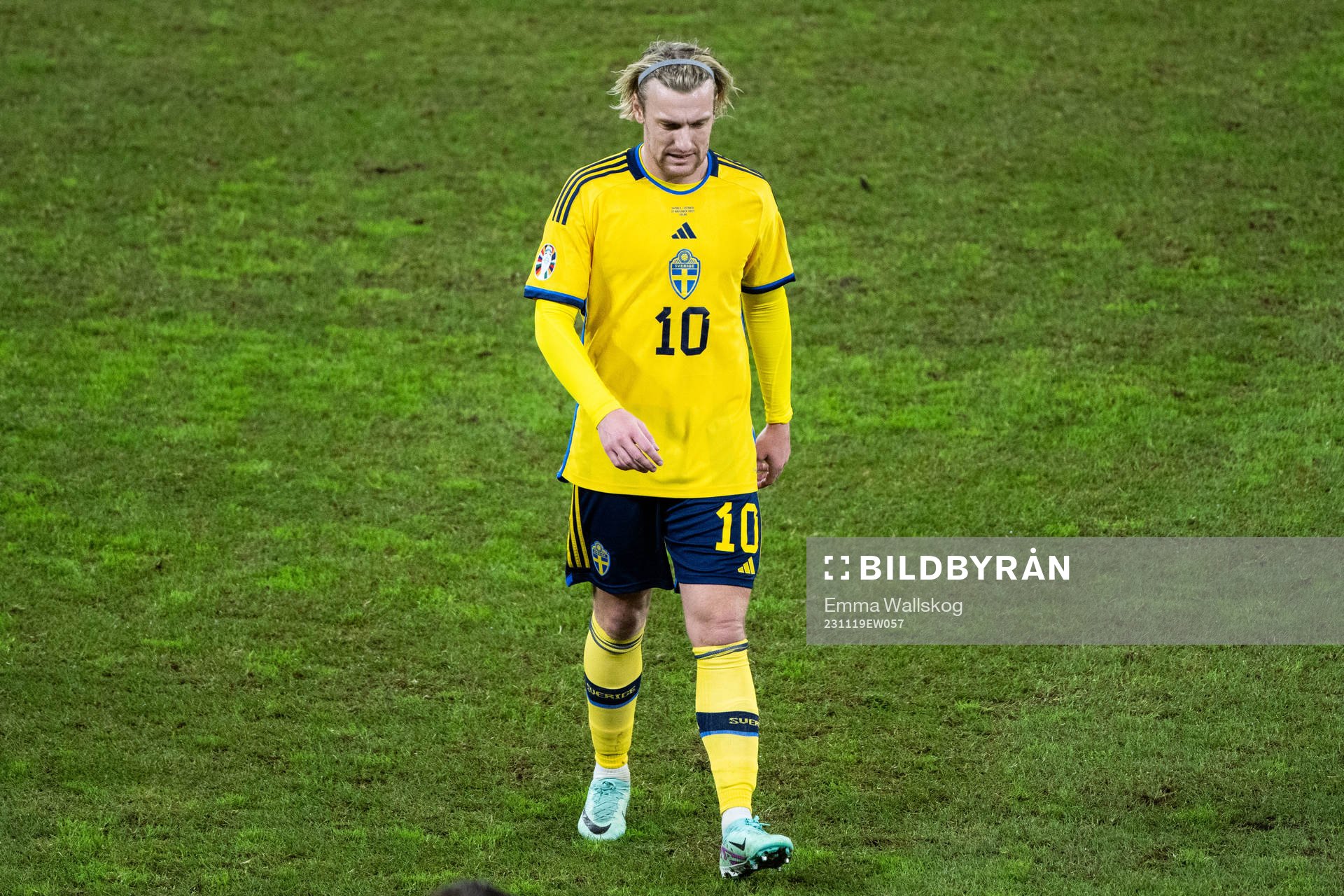 Emil Forsberg of Sweden looks dejected