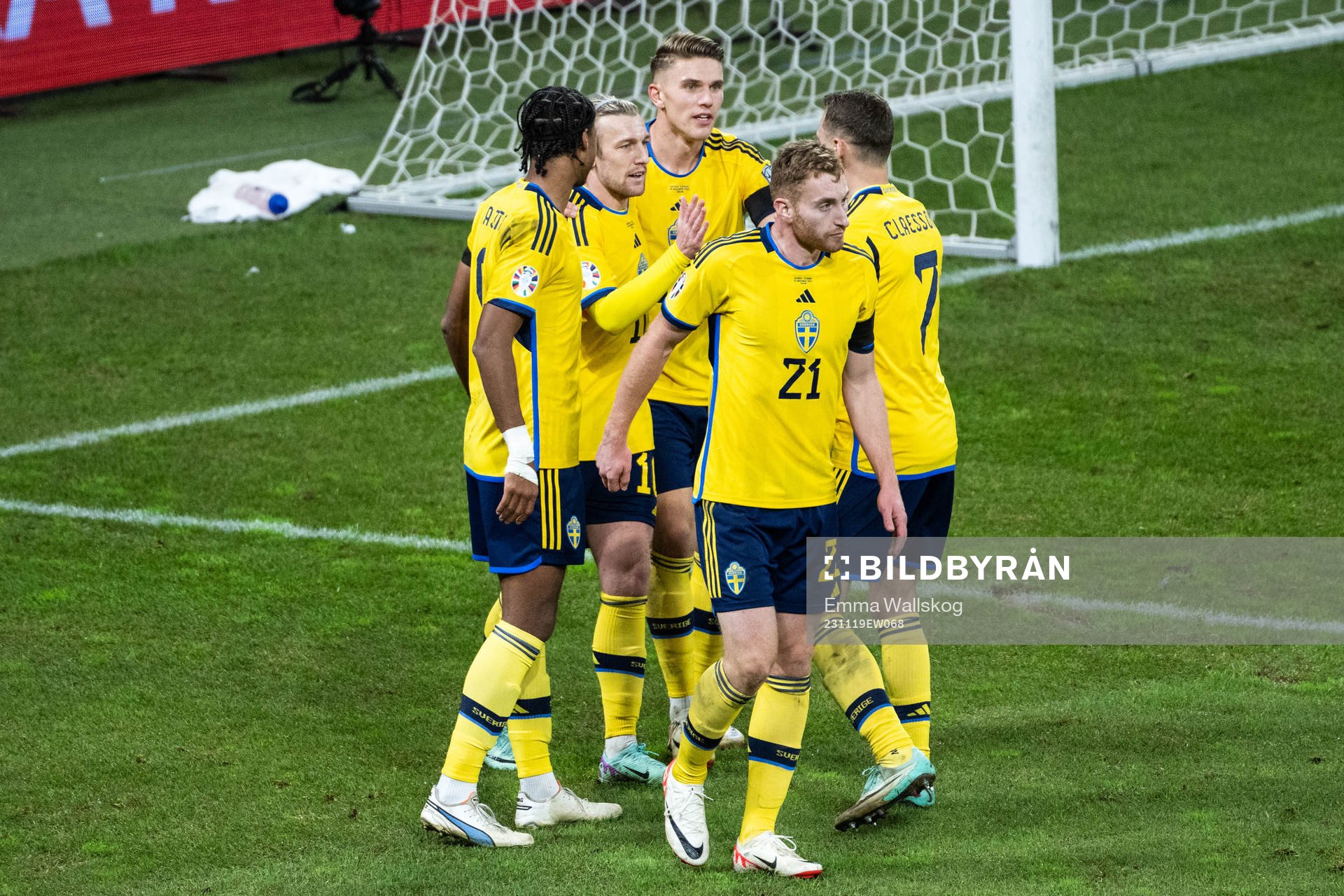 Emil Forsberg of Sweden celebrates with team mates