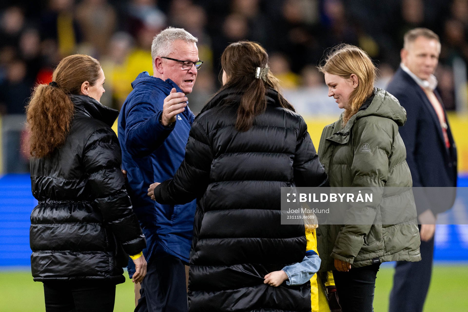 Head coach Janne Andersson  of Sweden with his family