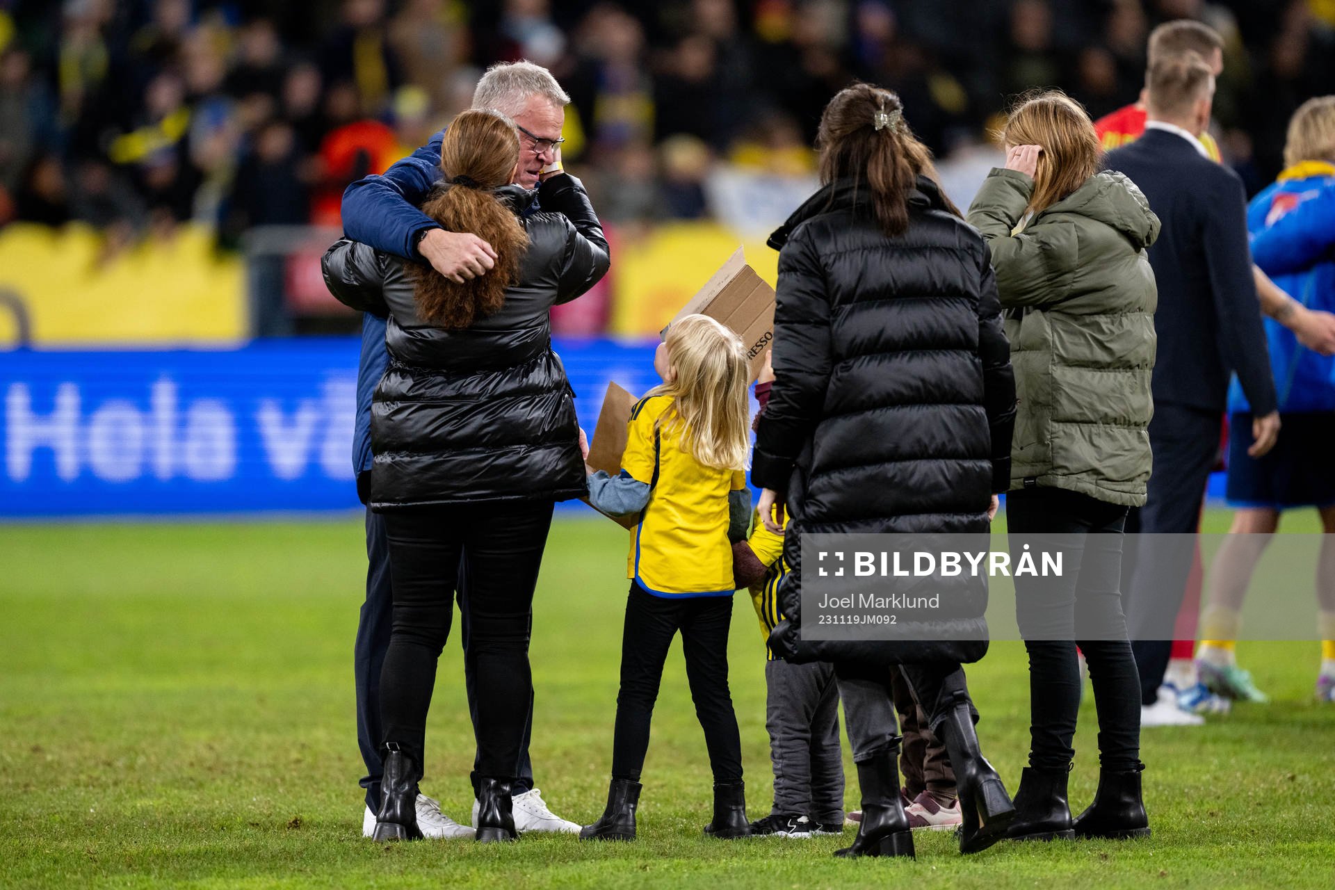 Head coach Janne Andersson  of Sweden with his family