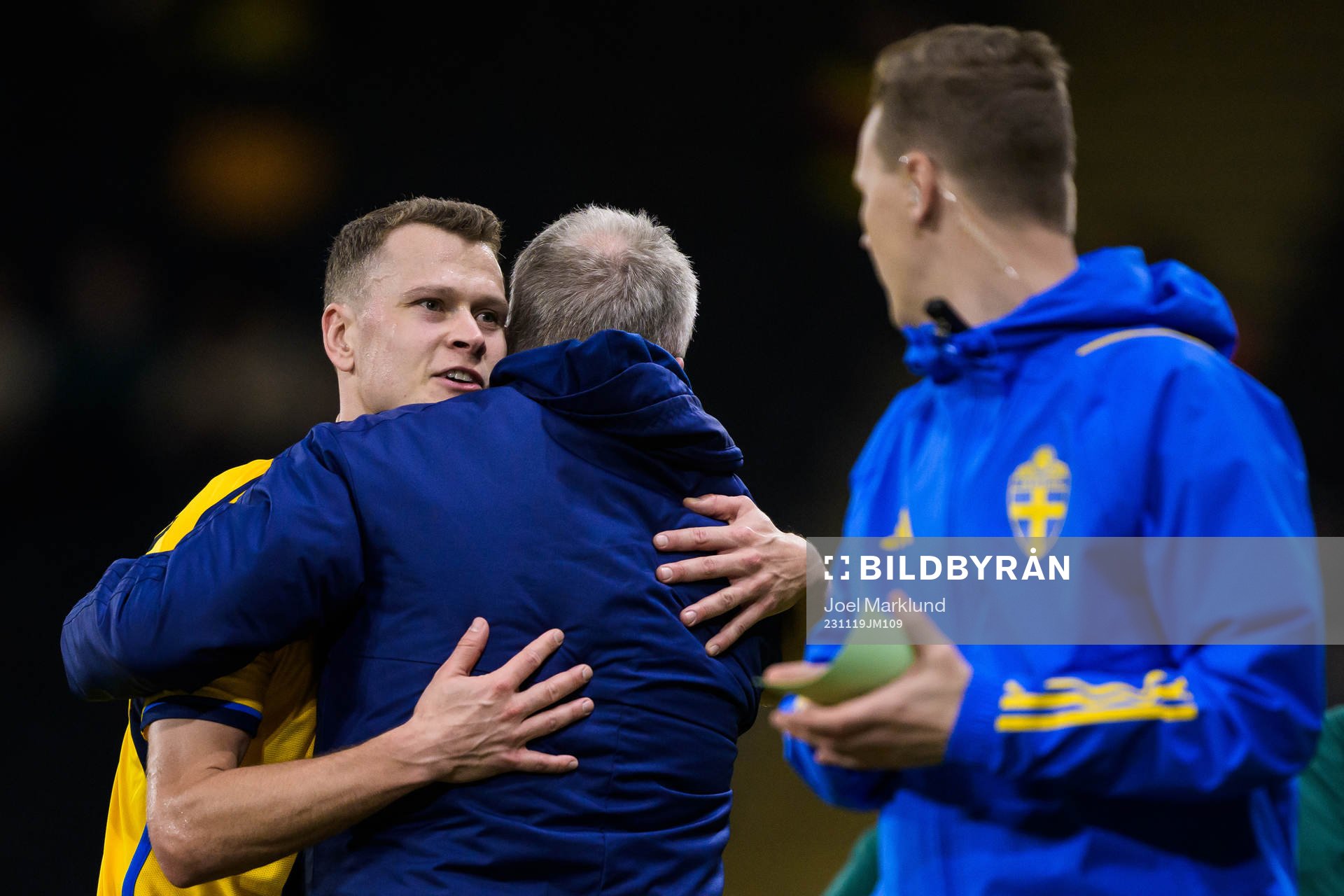 Viktor Claesson and Head coach Janne Andersson  of Sweden