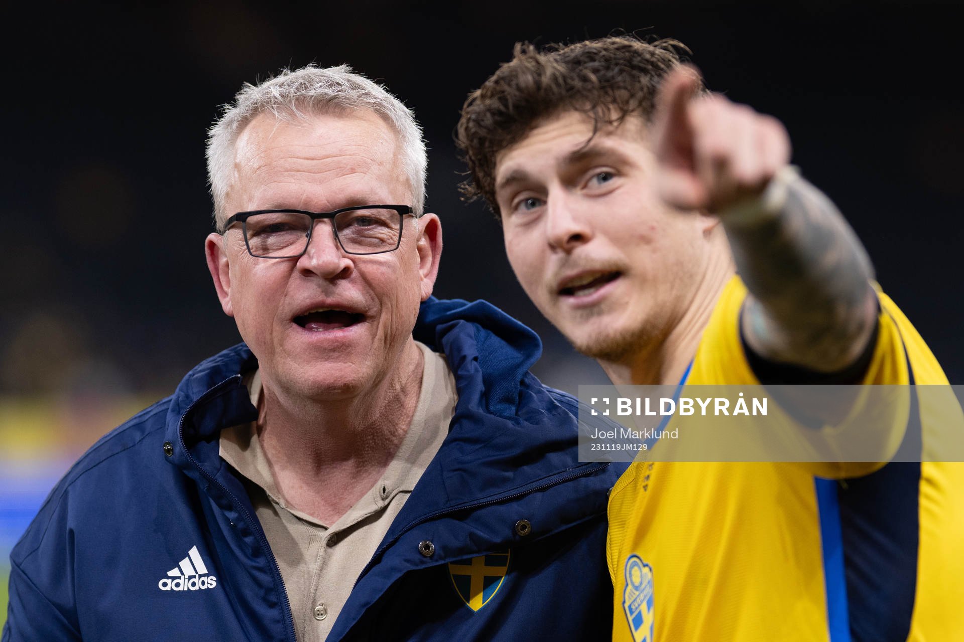 Head coach Janne Andersson  and Victor Nilsson Lindelöf of